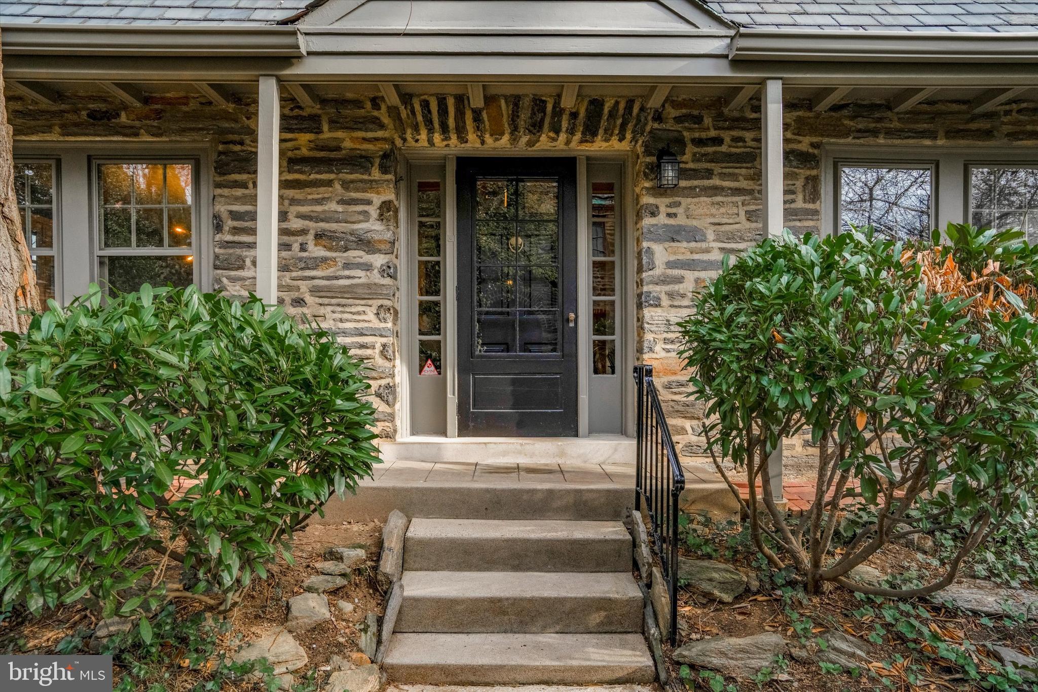 EAST FALLS - Residential