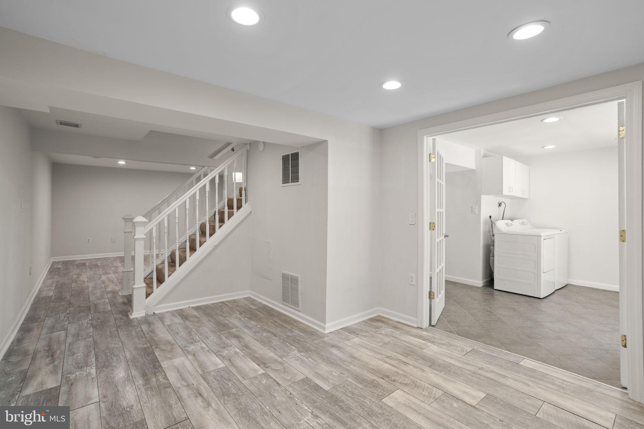 VILLAGE OF WILDE LAKE - Residential