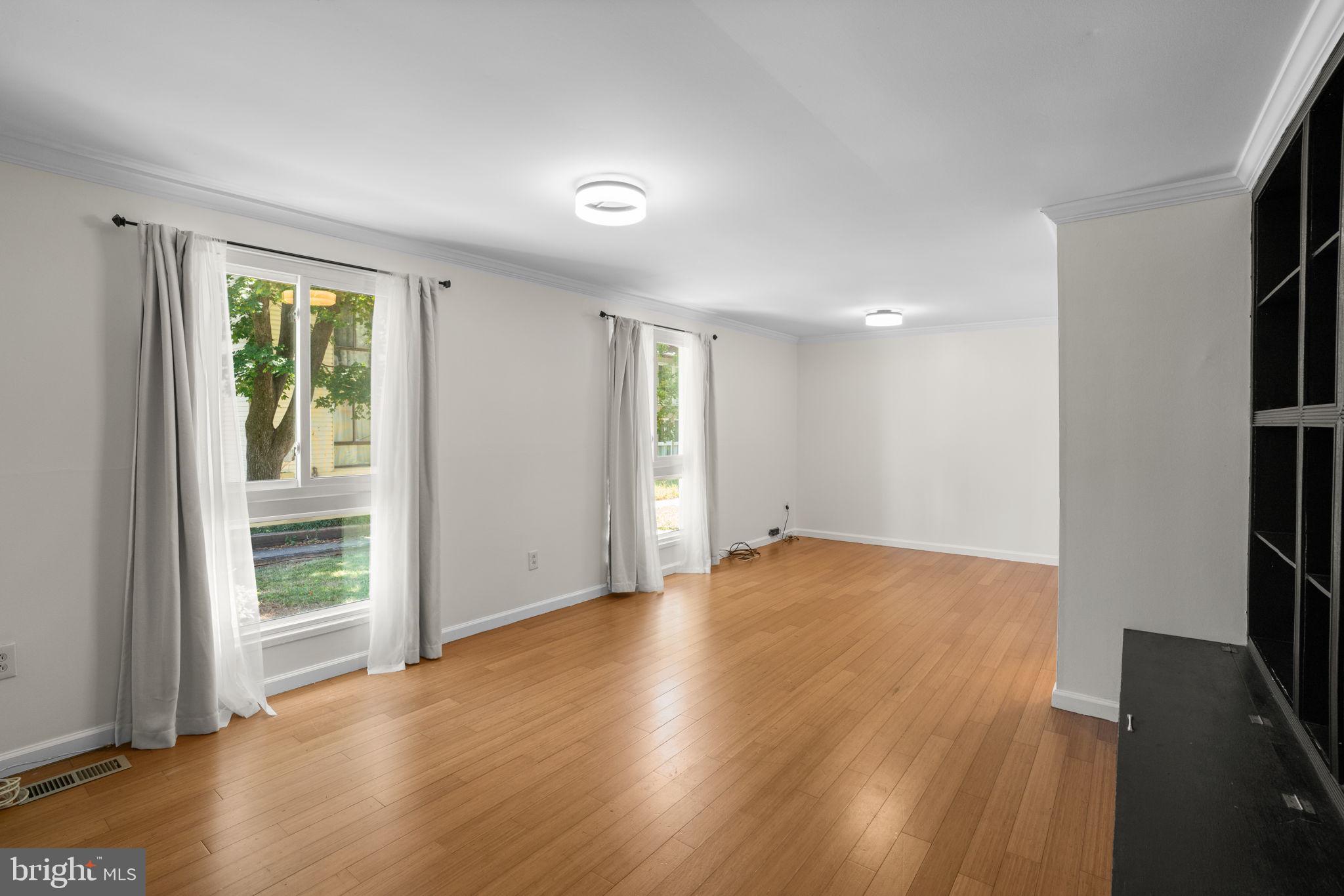 VILLAGE OF WILDE LAKE - Residential