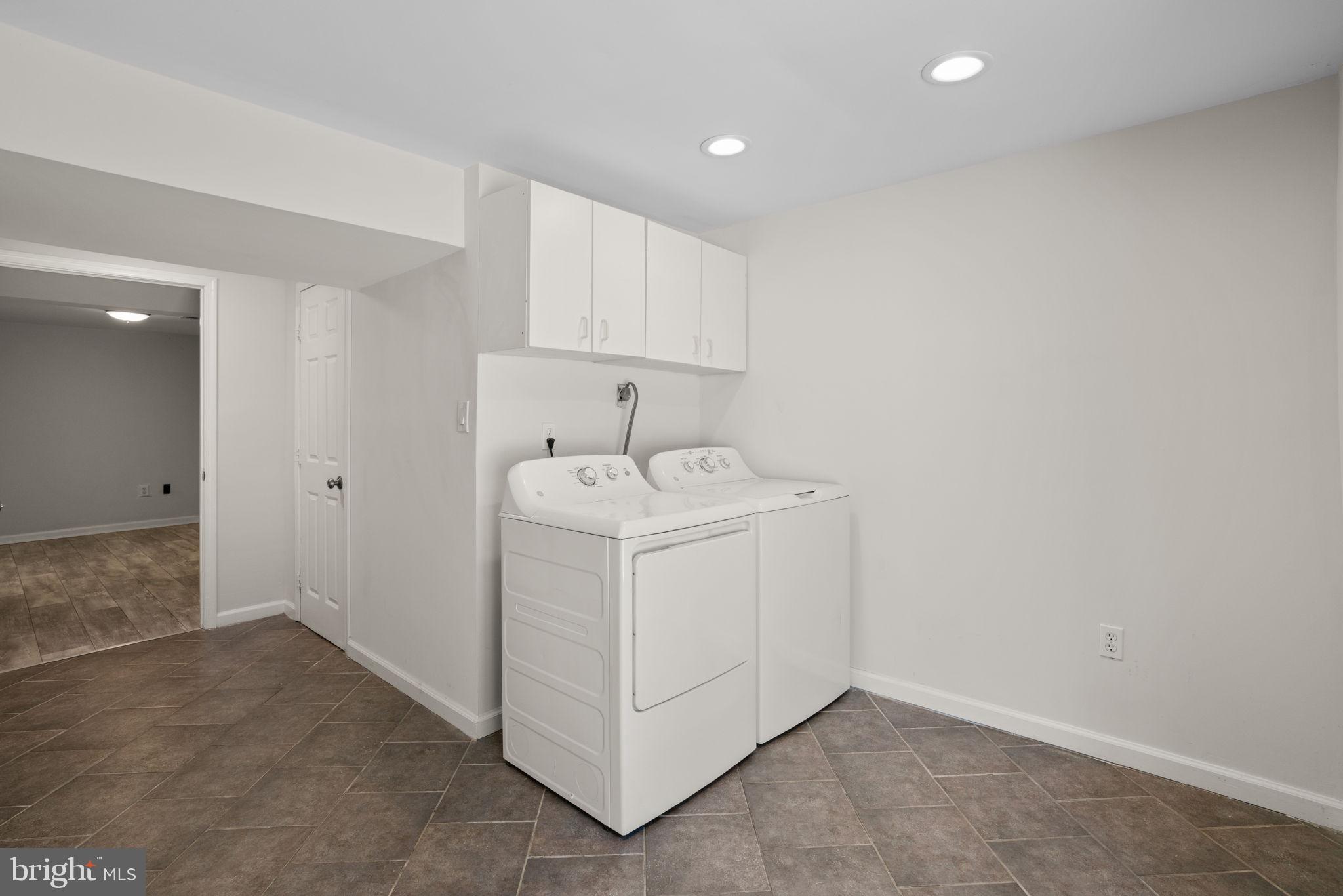 VILLAGE OF WILDE LAKE - Residential