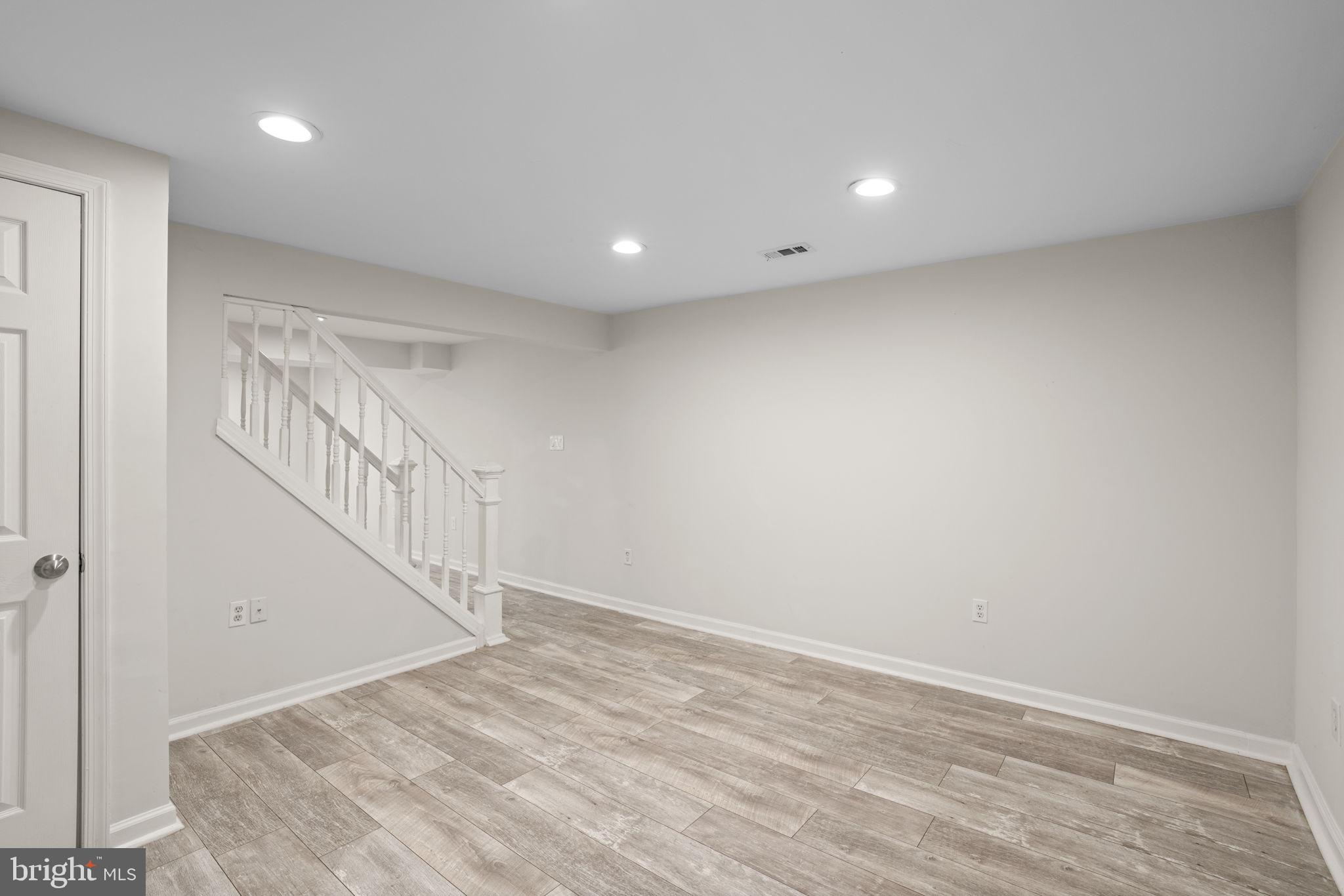 VILLAGE OF WILDE LAKE - Residential