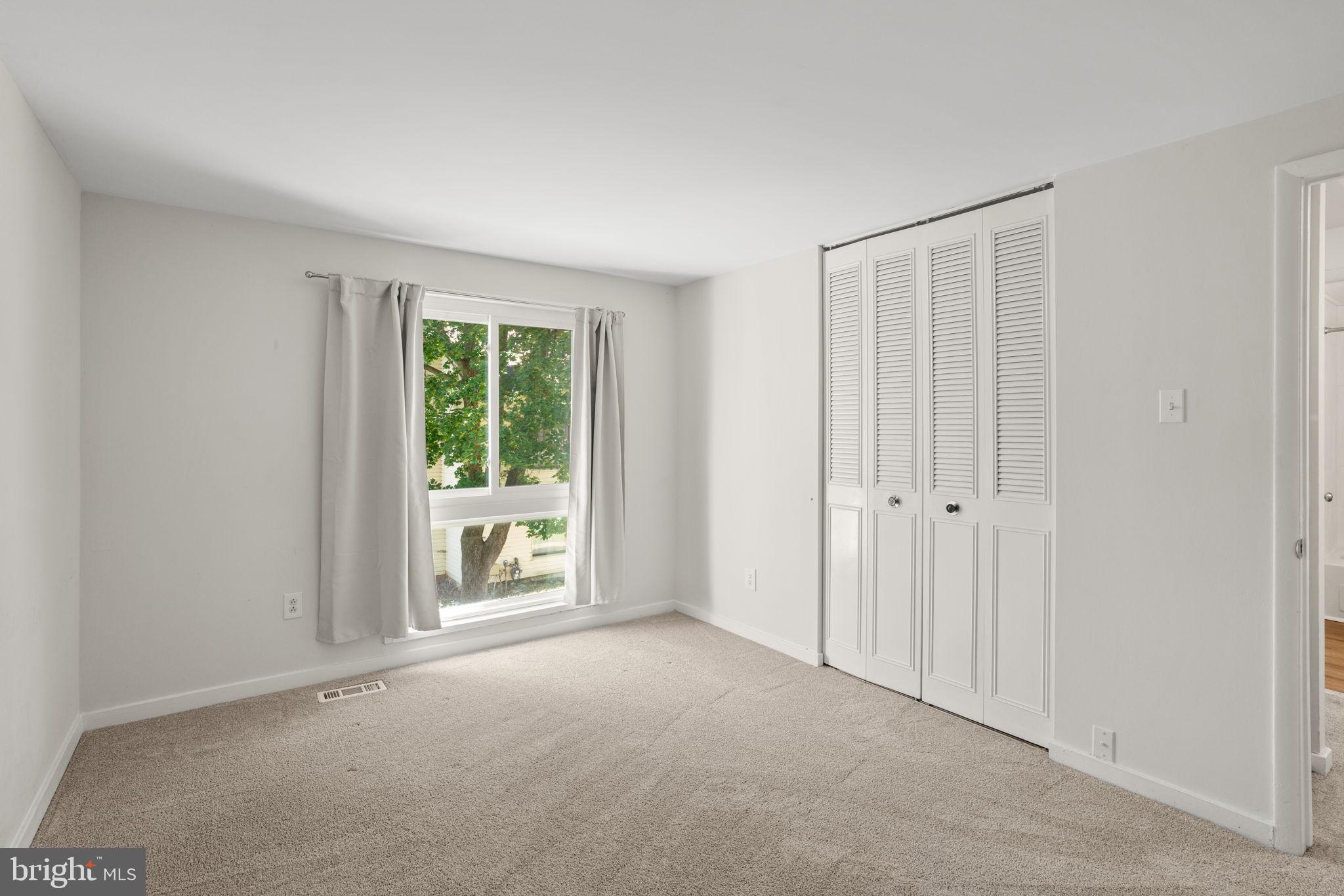 VILLAGE OF WILDE LAKE - Residential