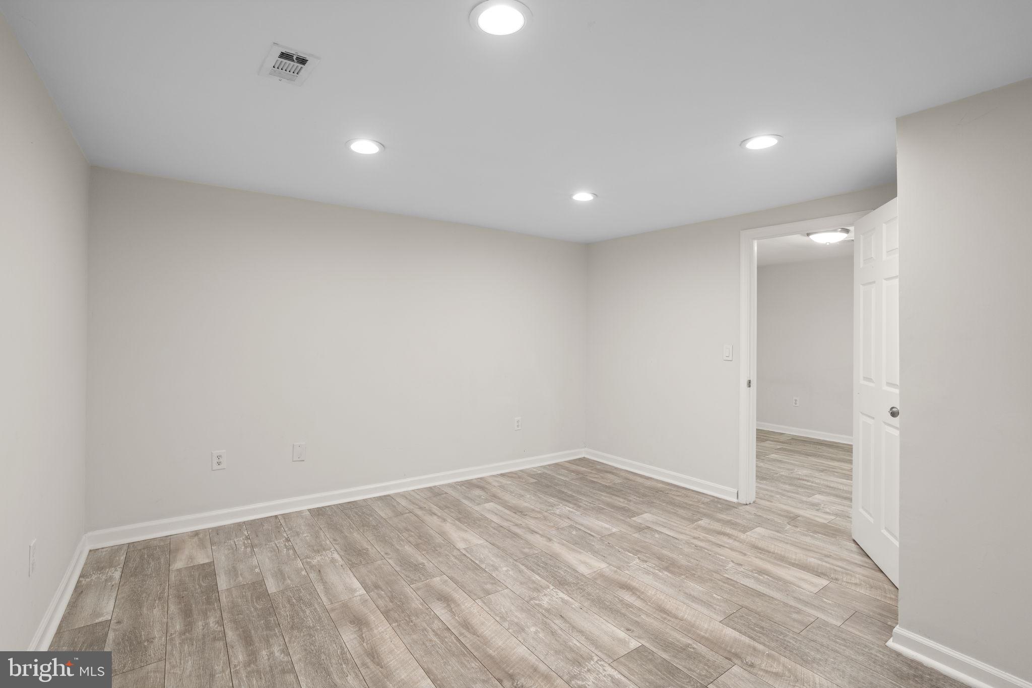 VILLAGE OF WILDE LAKE - Residential