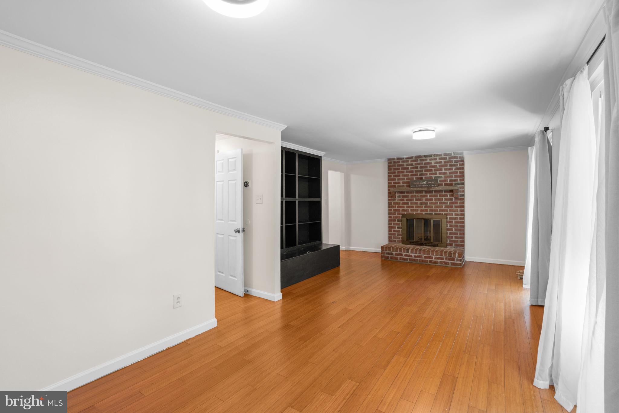 VILLAGE OF WILDE LAKE - Residential