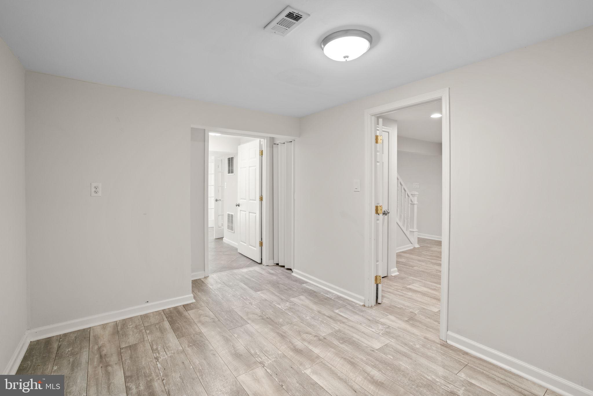 VILLAGE OF WILDE LAKE - Residential