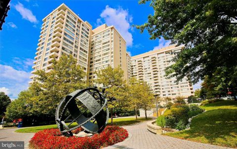 Photo of 4515 Willard Avenue #1506S, CHEVY CHASE, MD 20815 (MLS # MDMC2197762)