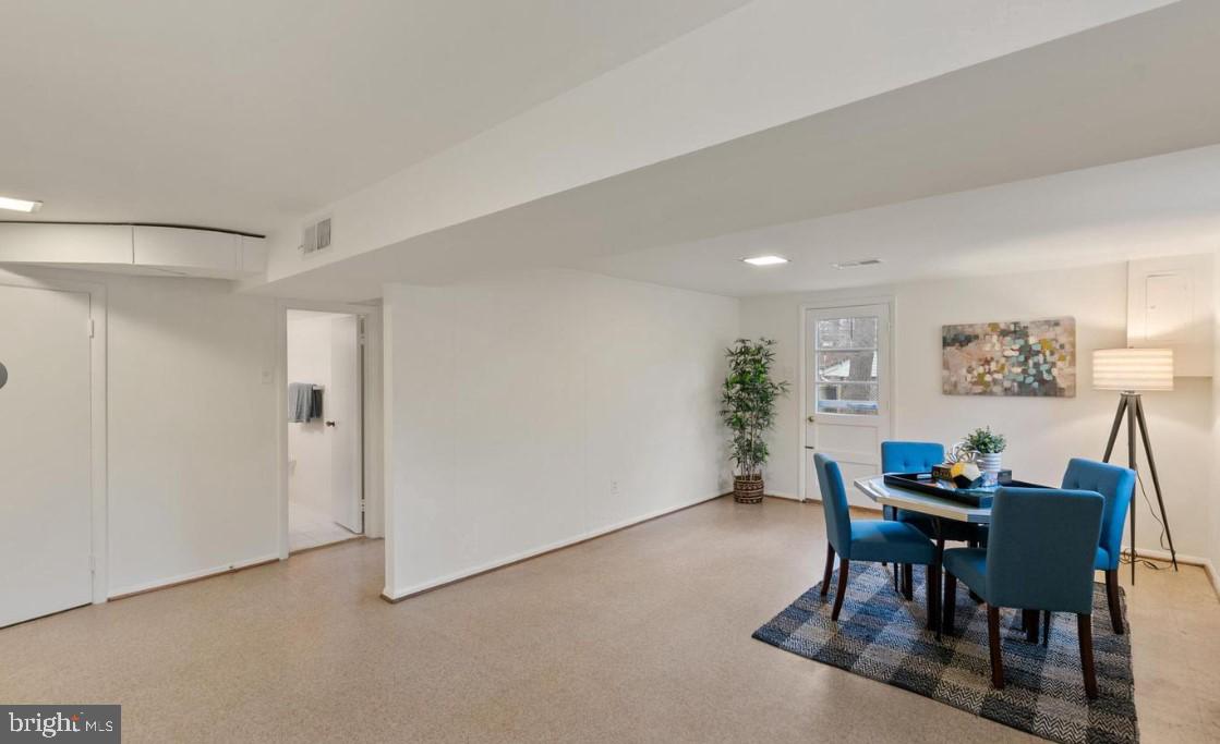 WEST SPRINGFIELD - Residential