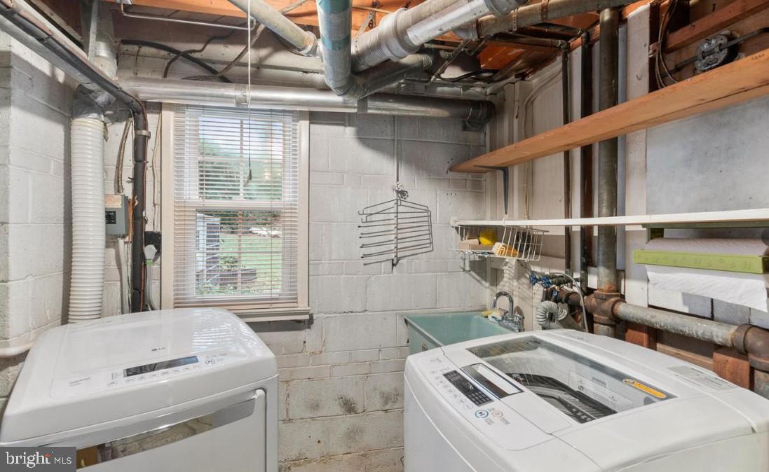 WEST SPRINGFIELD - Residential