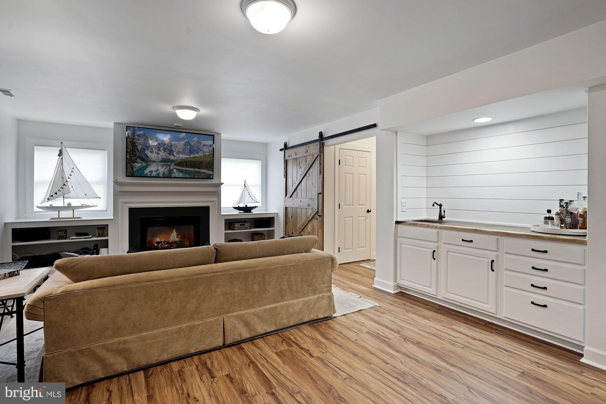 STONERIDGE KNOLL - Residential