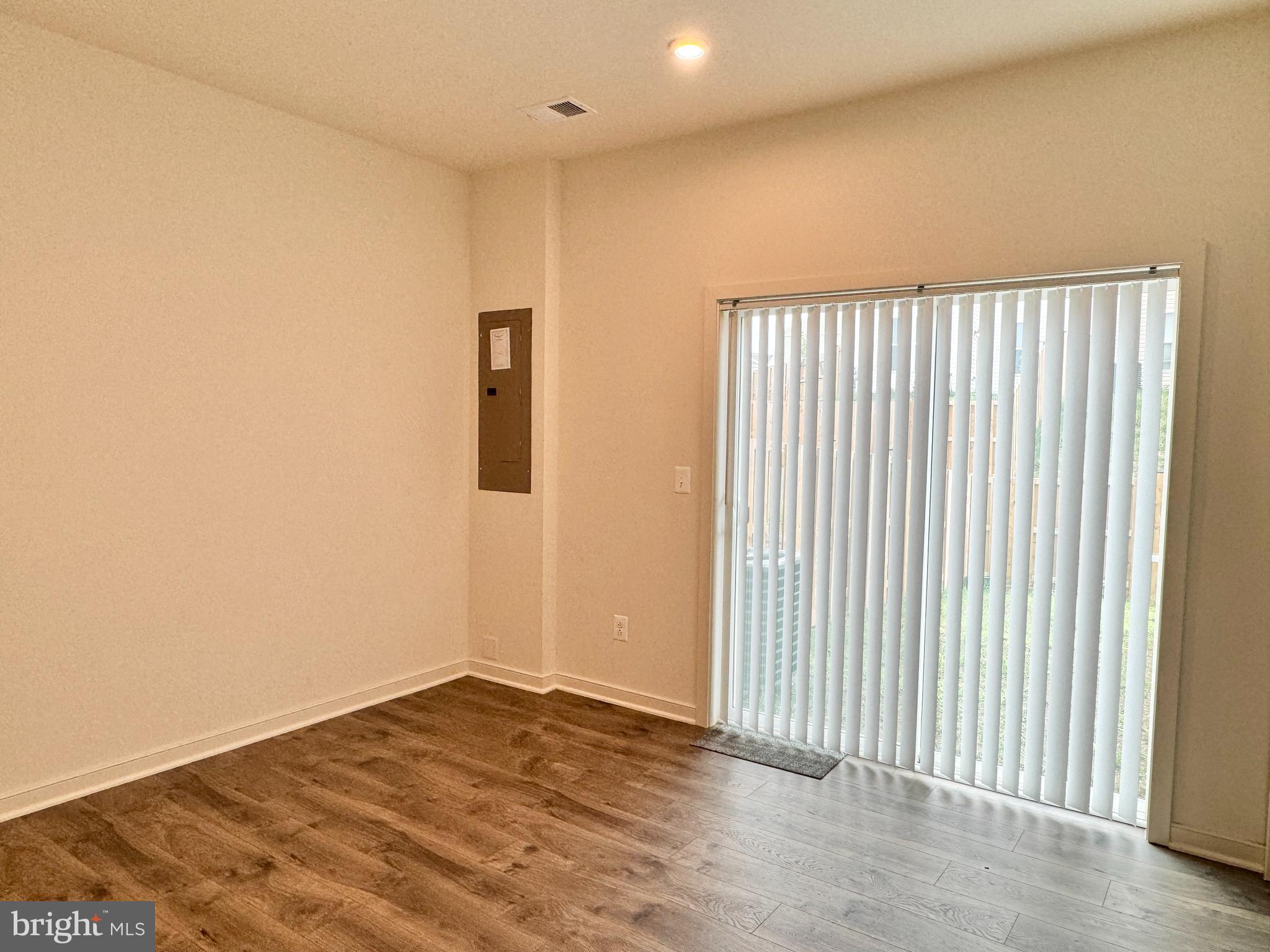 CHERRYVIEW LANDING - Residential Lease