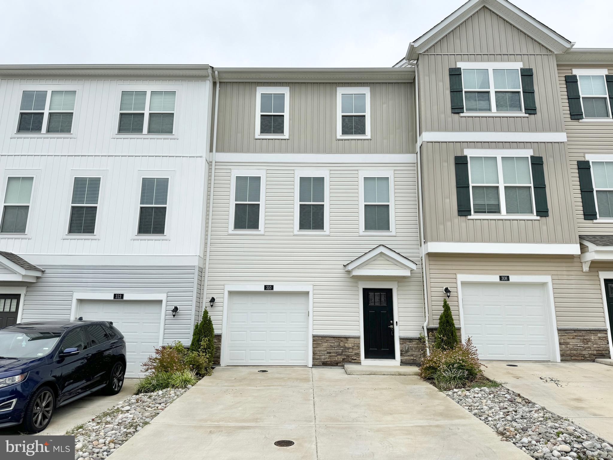 CHERRYVIEW LANDING - Residential Lease