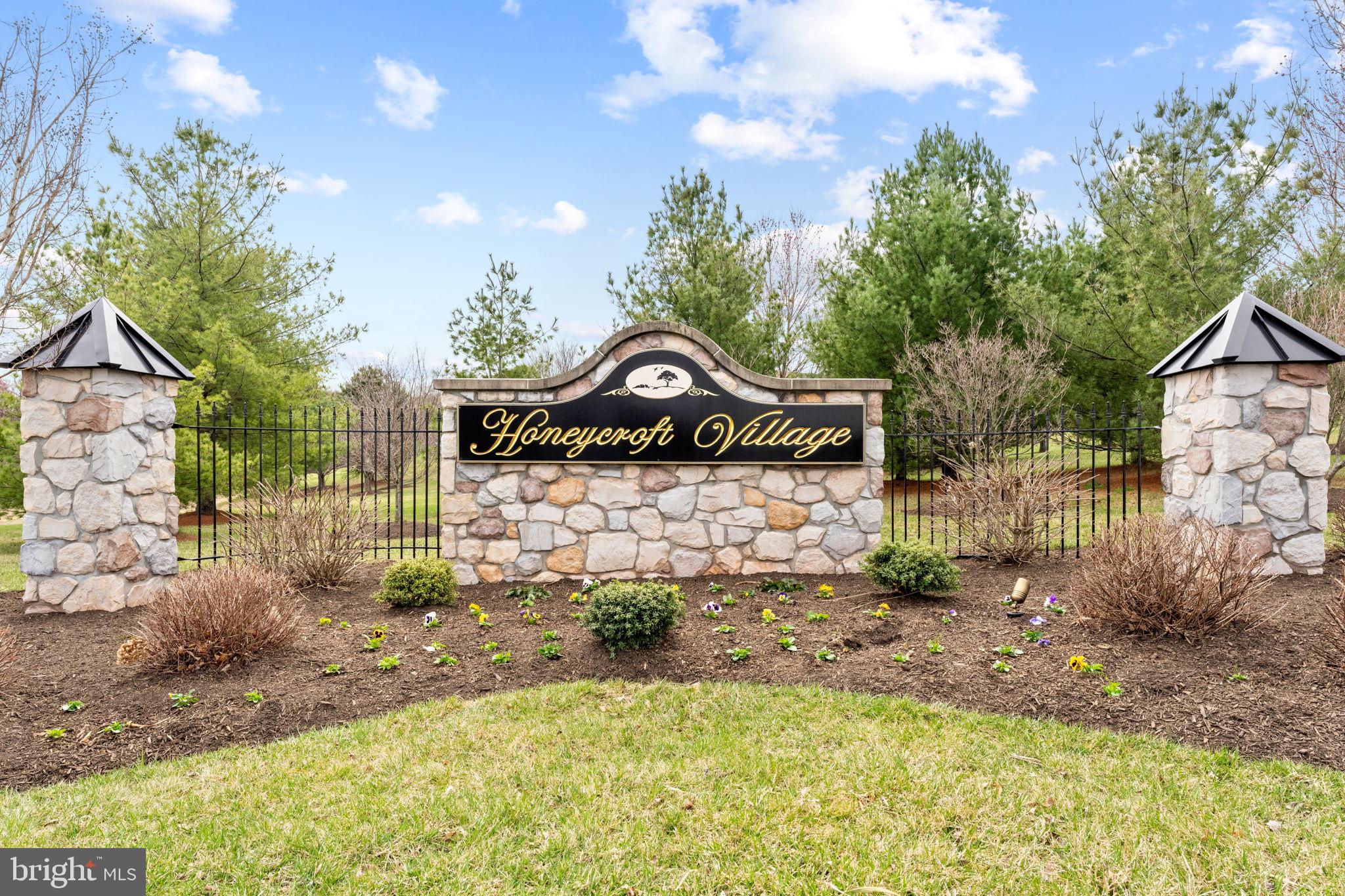 242 HONEYCROFT BOULEVARD