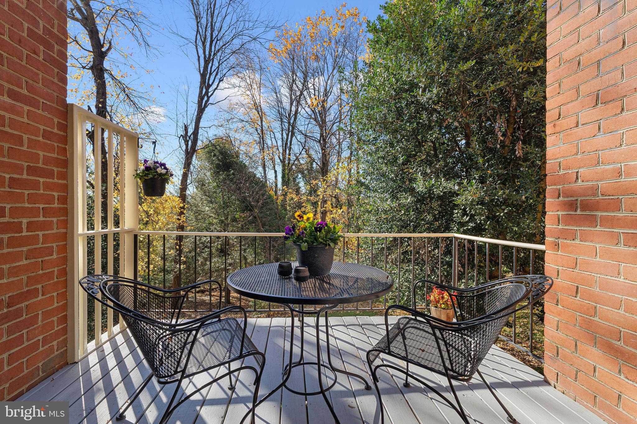 THORNTON WOOD - Residential