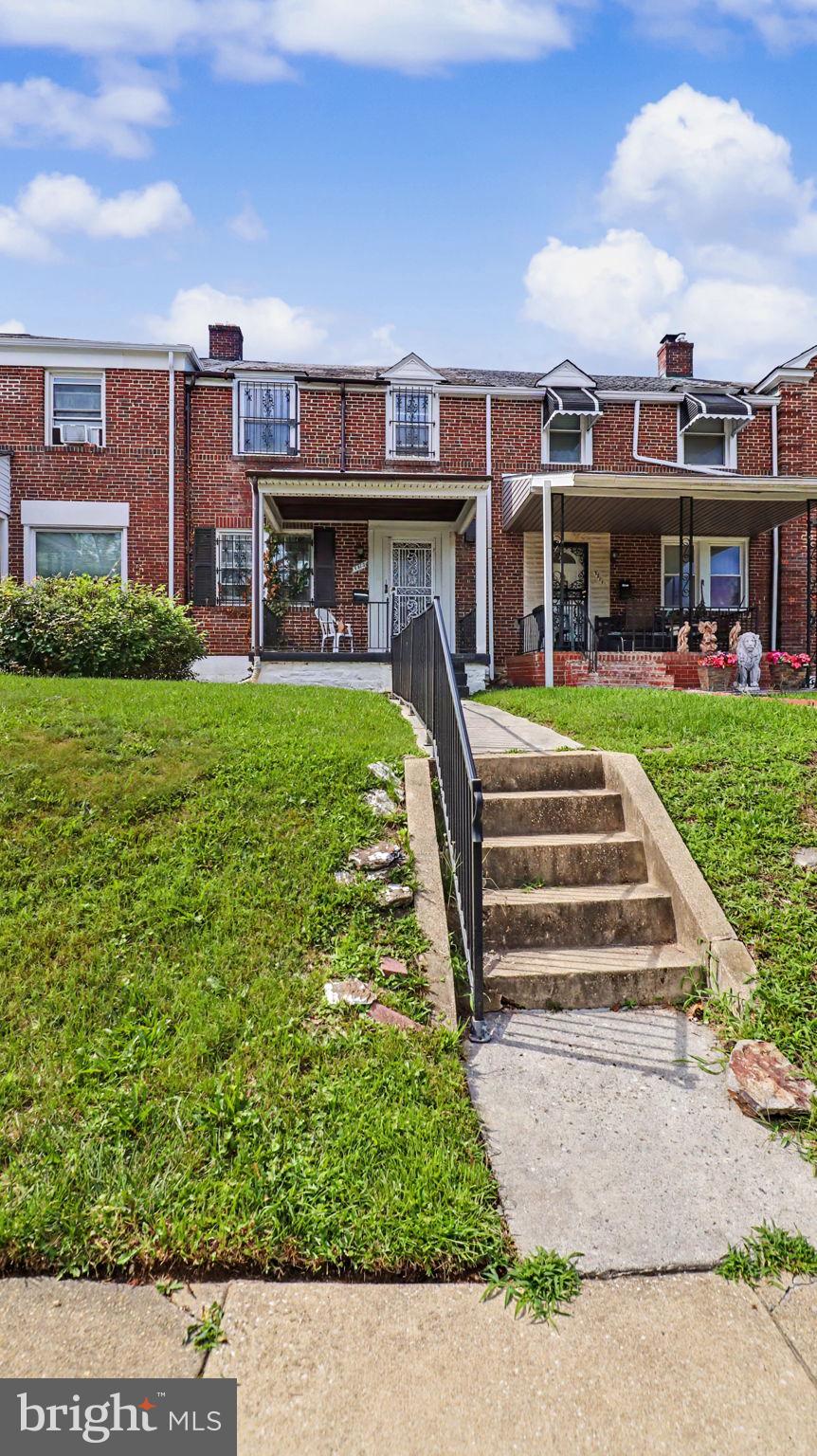 1513 LOCHWOOD ROAD
