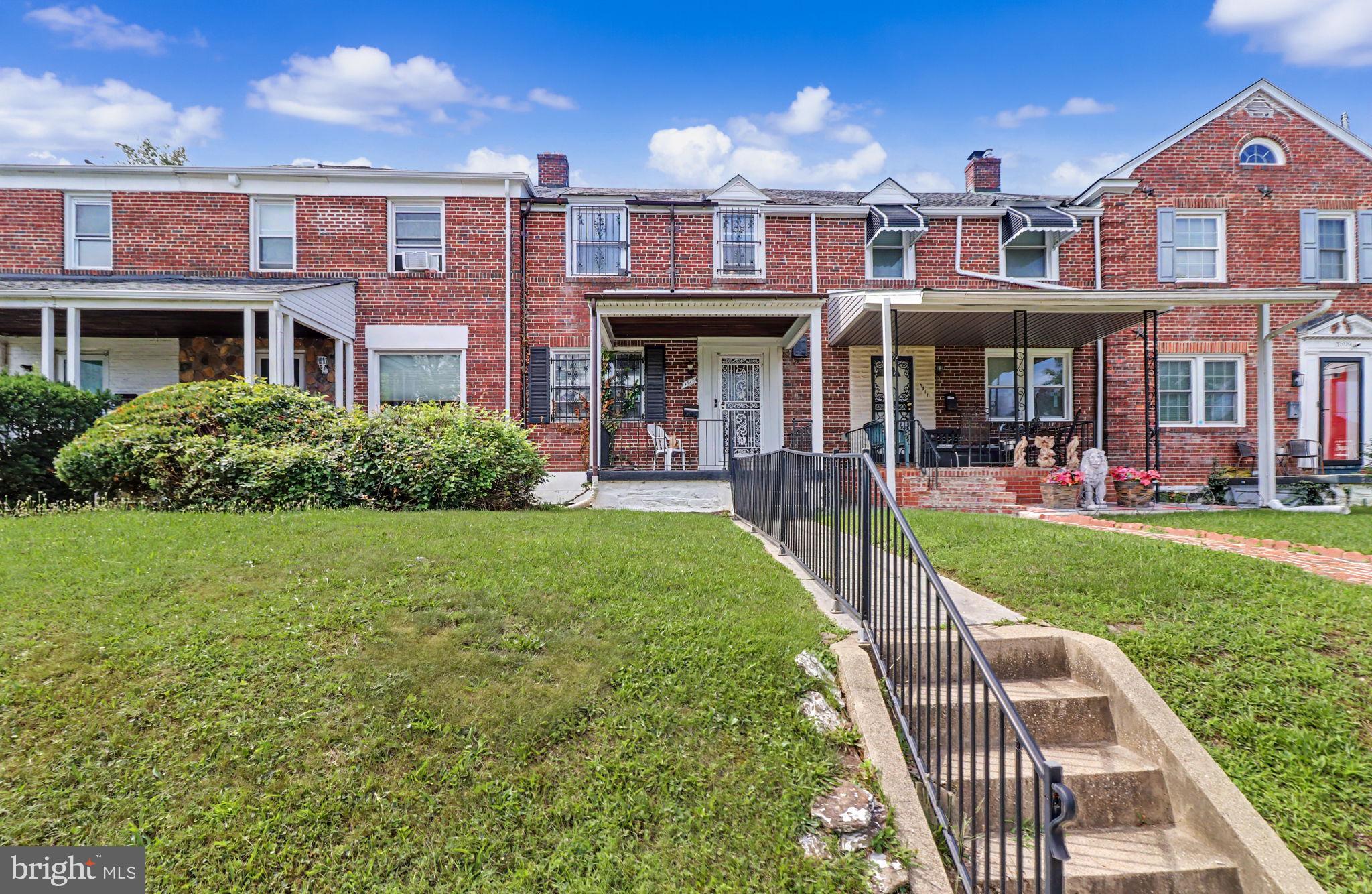 1513 LOCHWOOD ROAD