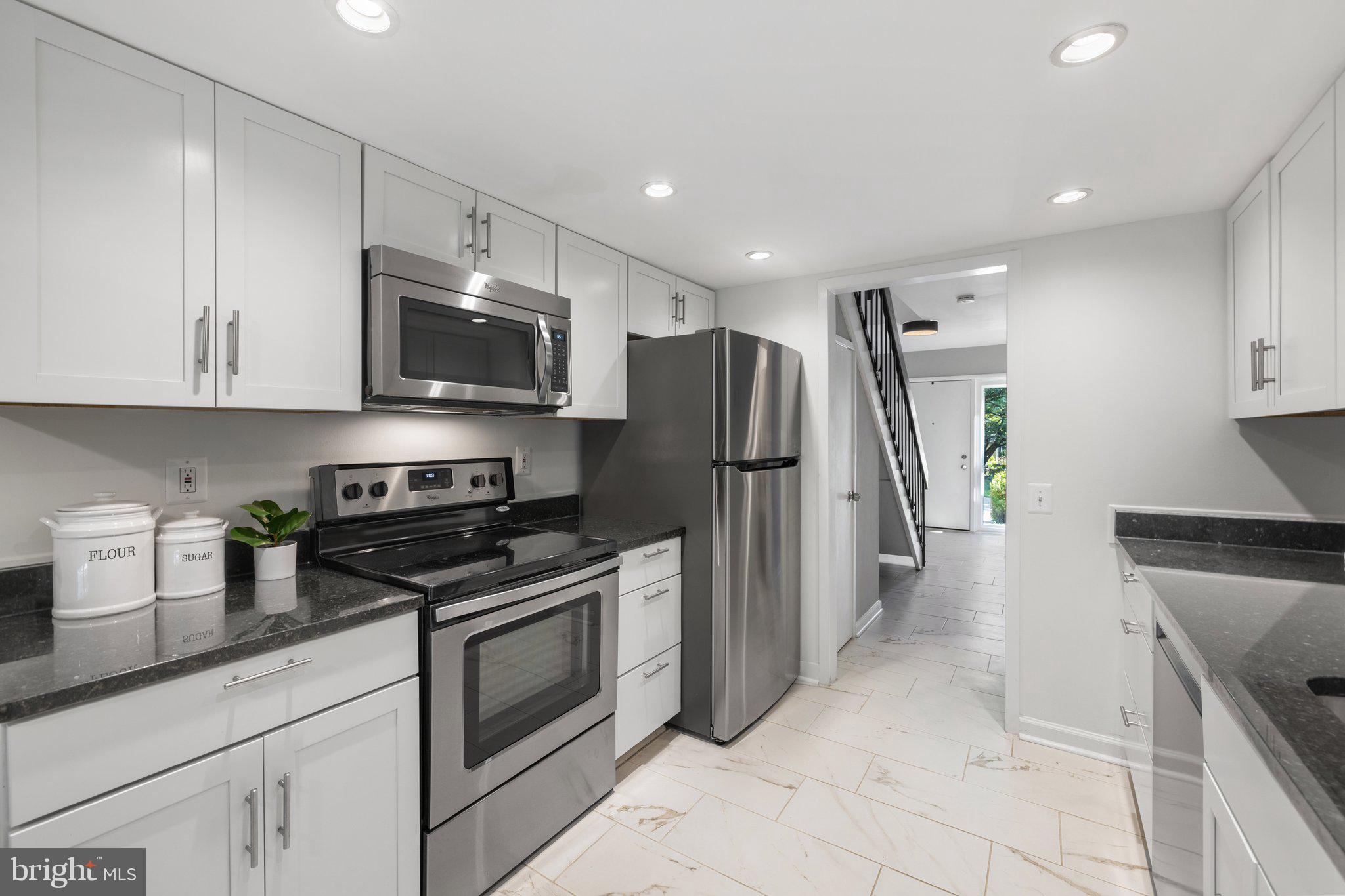 RESTON - Residential