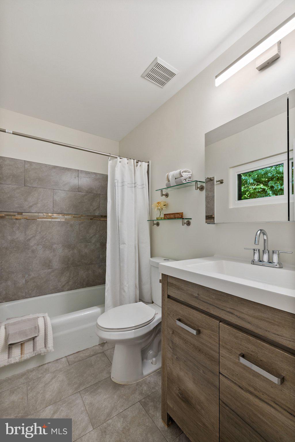 RESTON - Residential