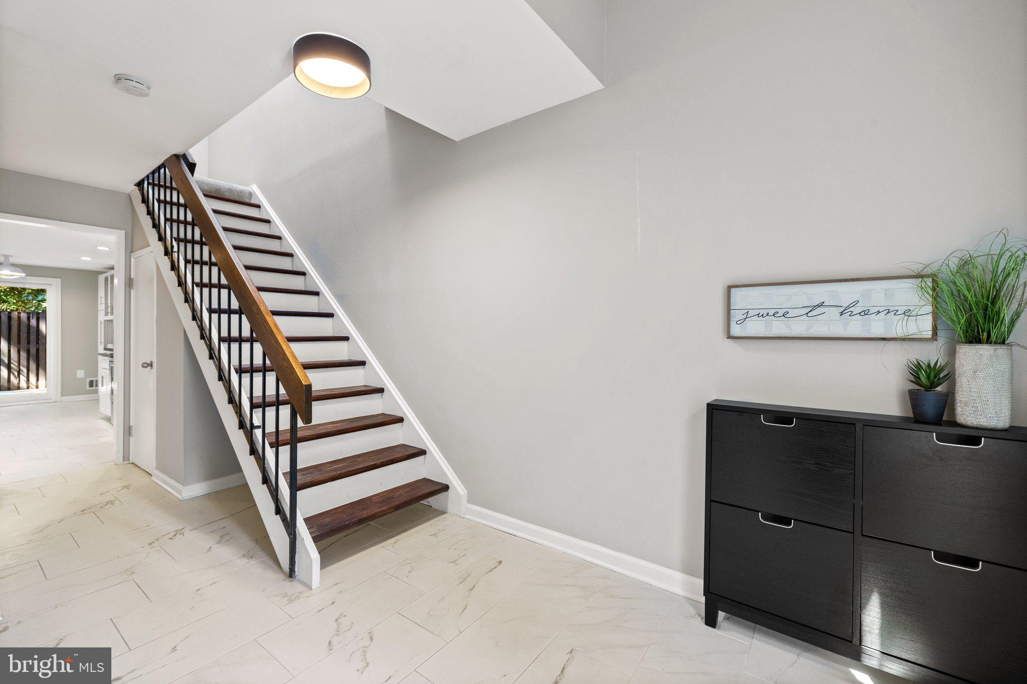 RESTON - Residential