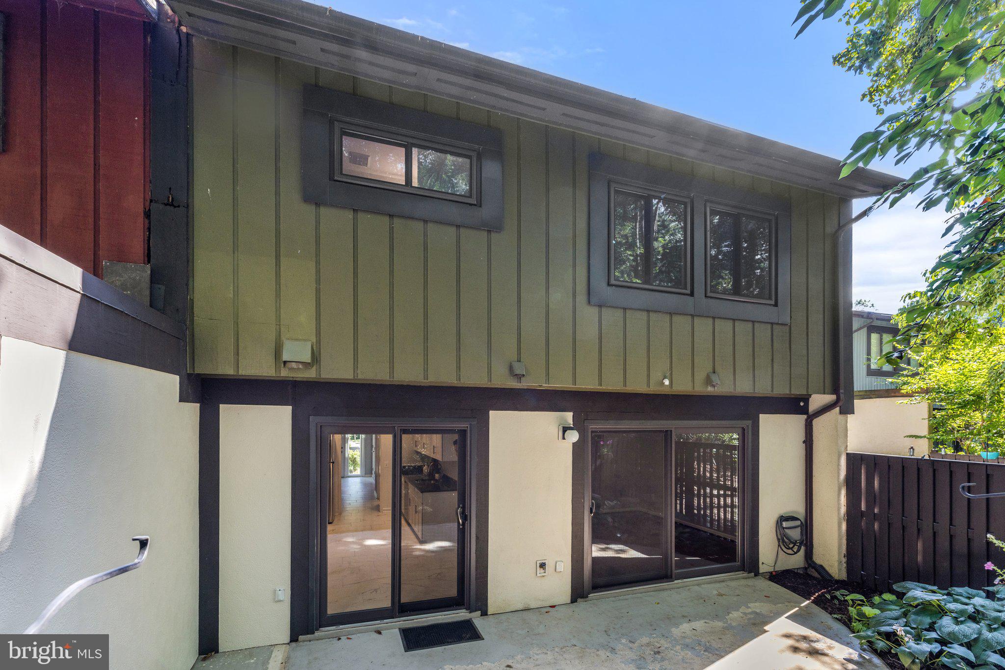 RESTON - Residential