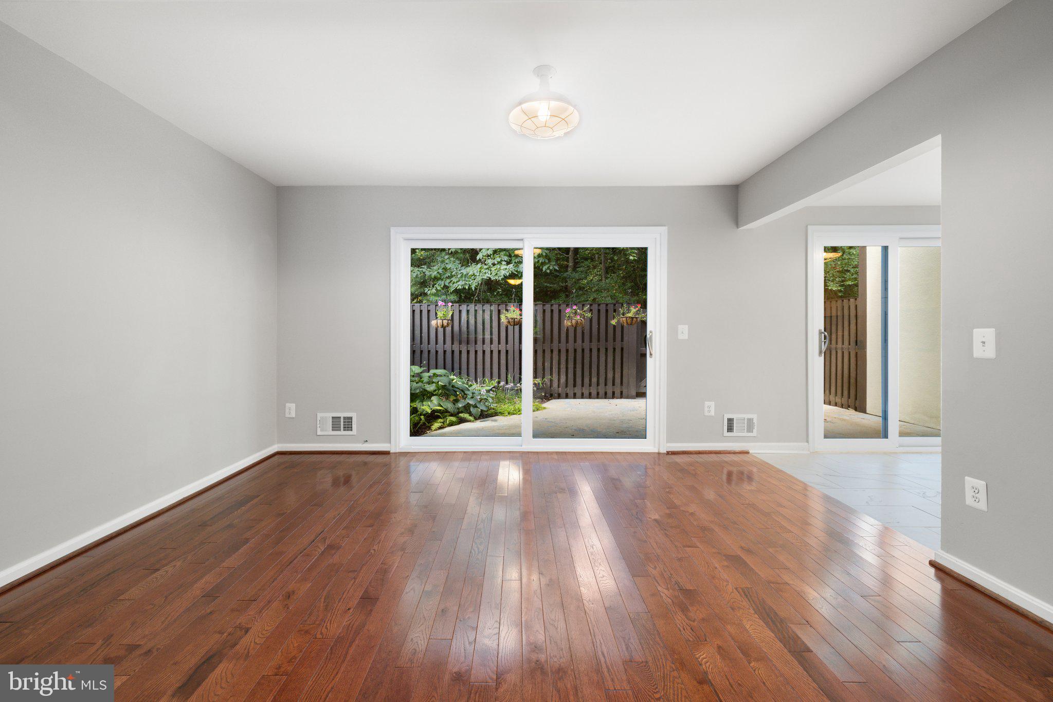 RESTON - Residential