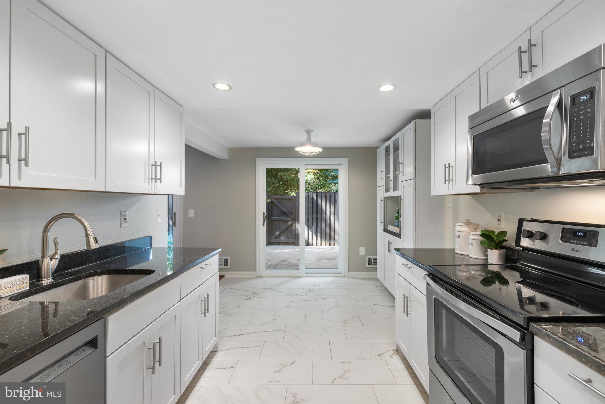 RESTON - Residential