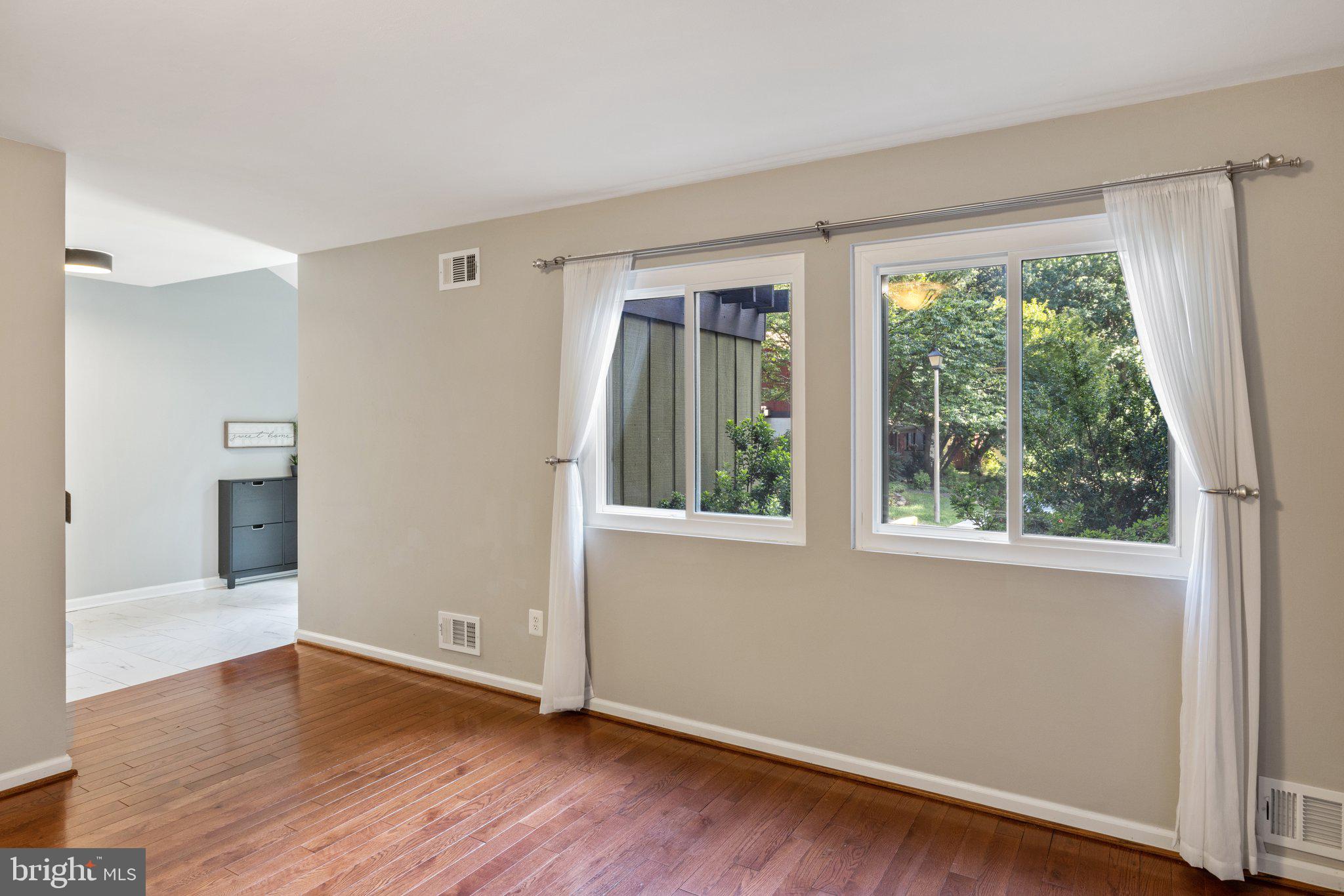 RESTON - Residential