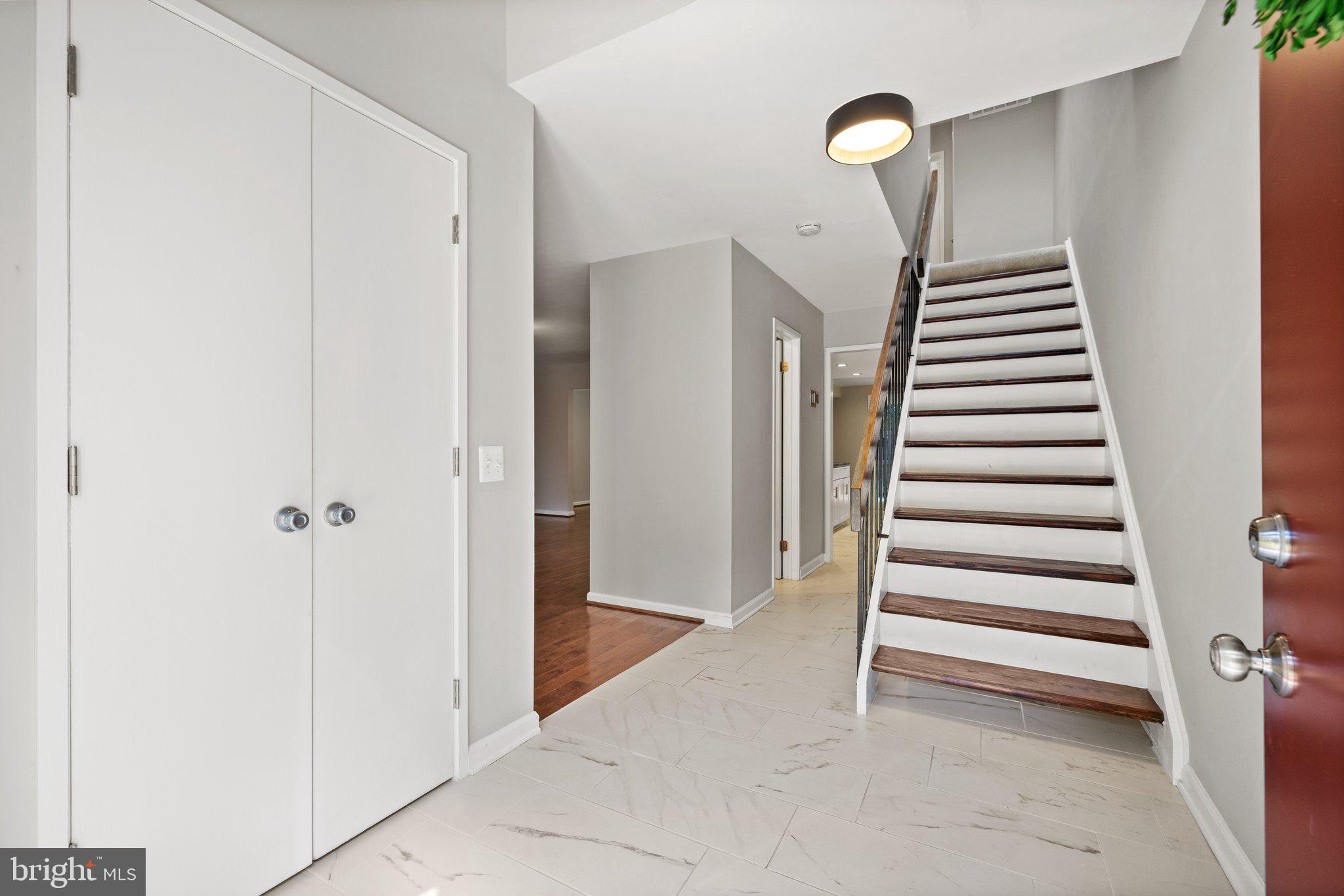 RESTON - Residential