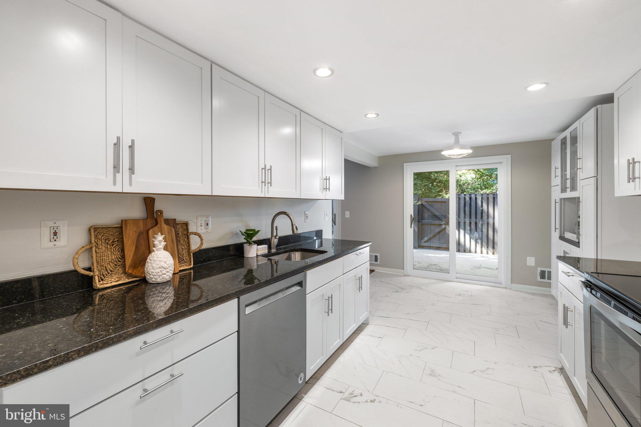 RESTON - Residential