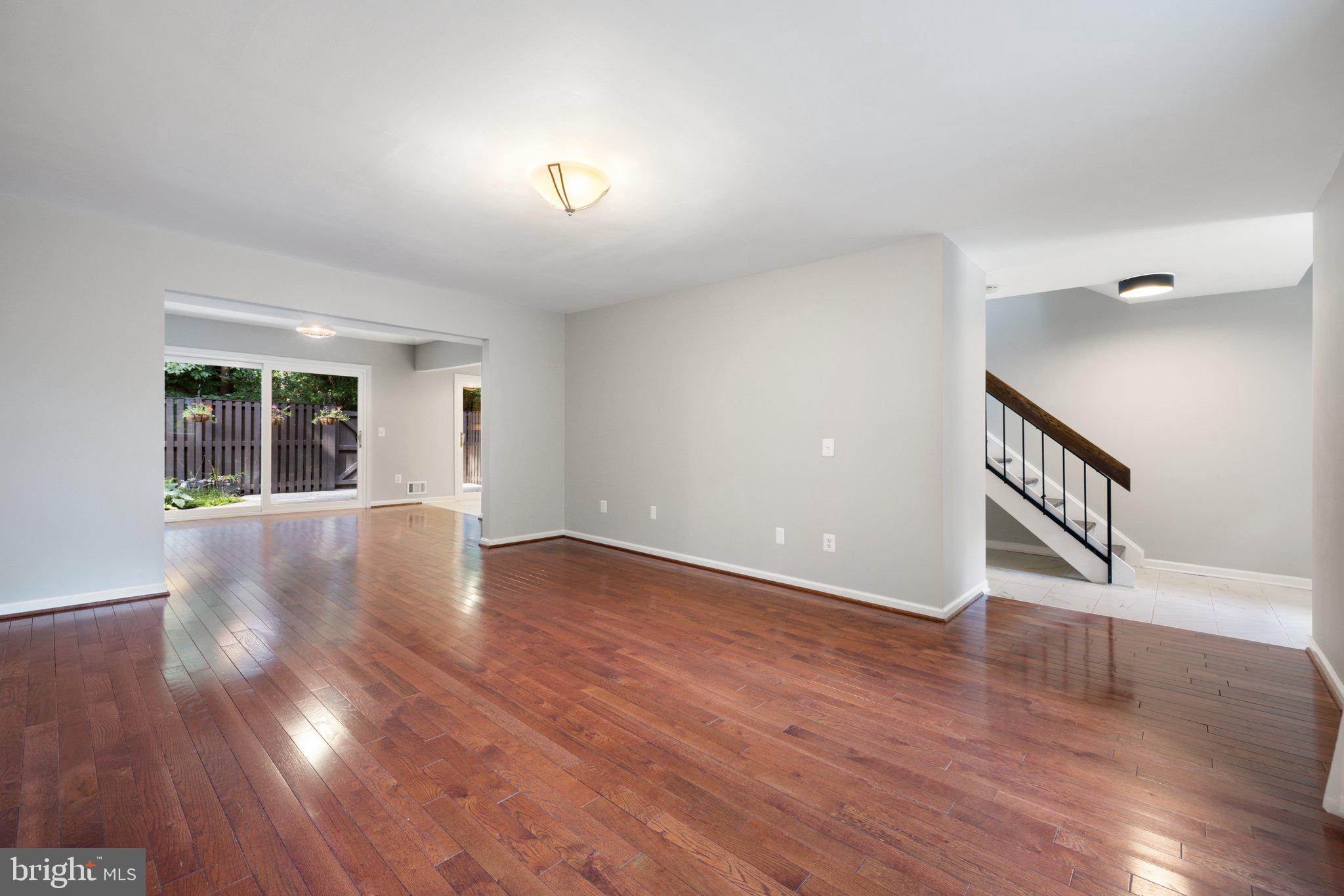 RESTON - Residential