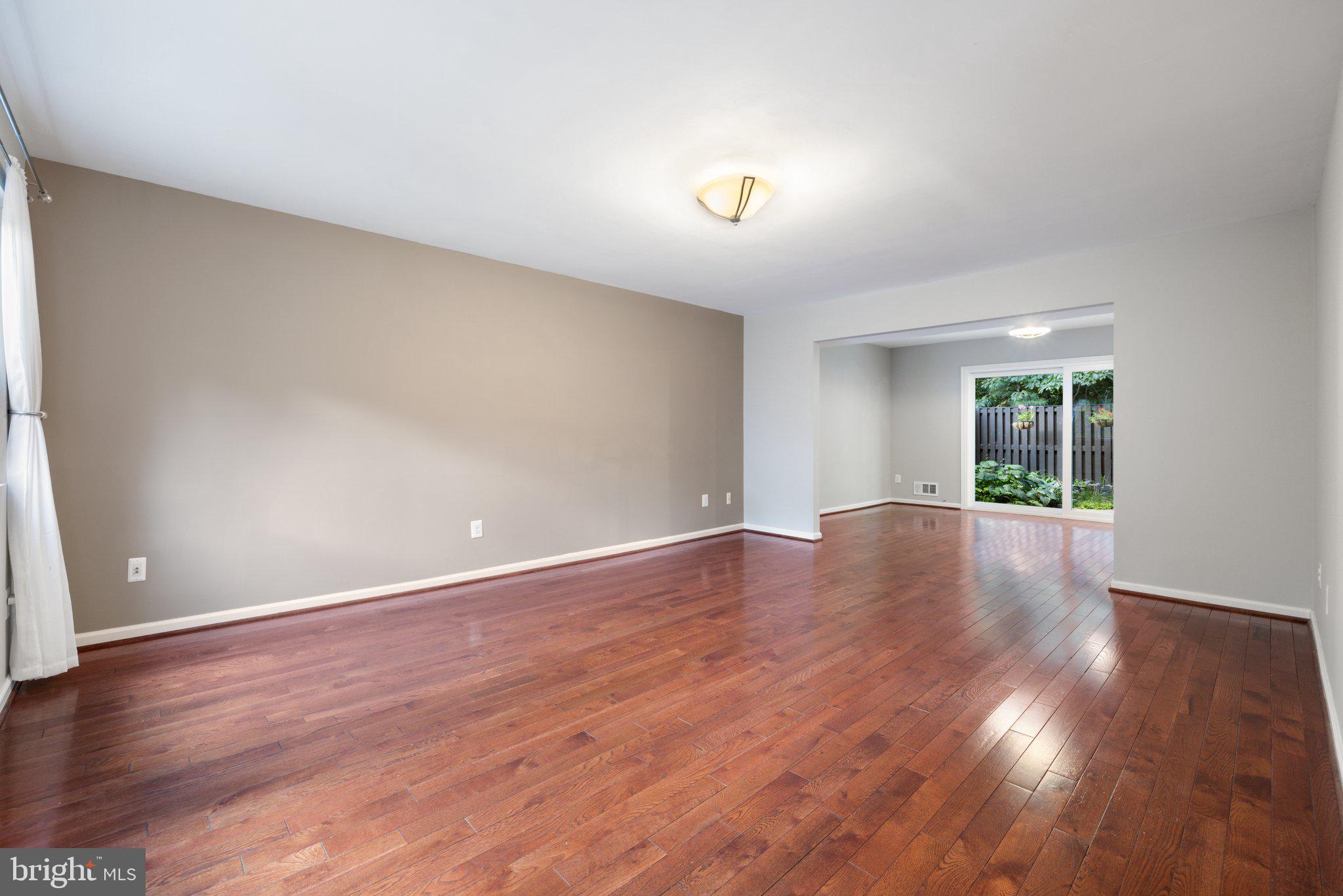 RESTON - Residential