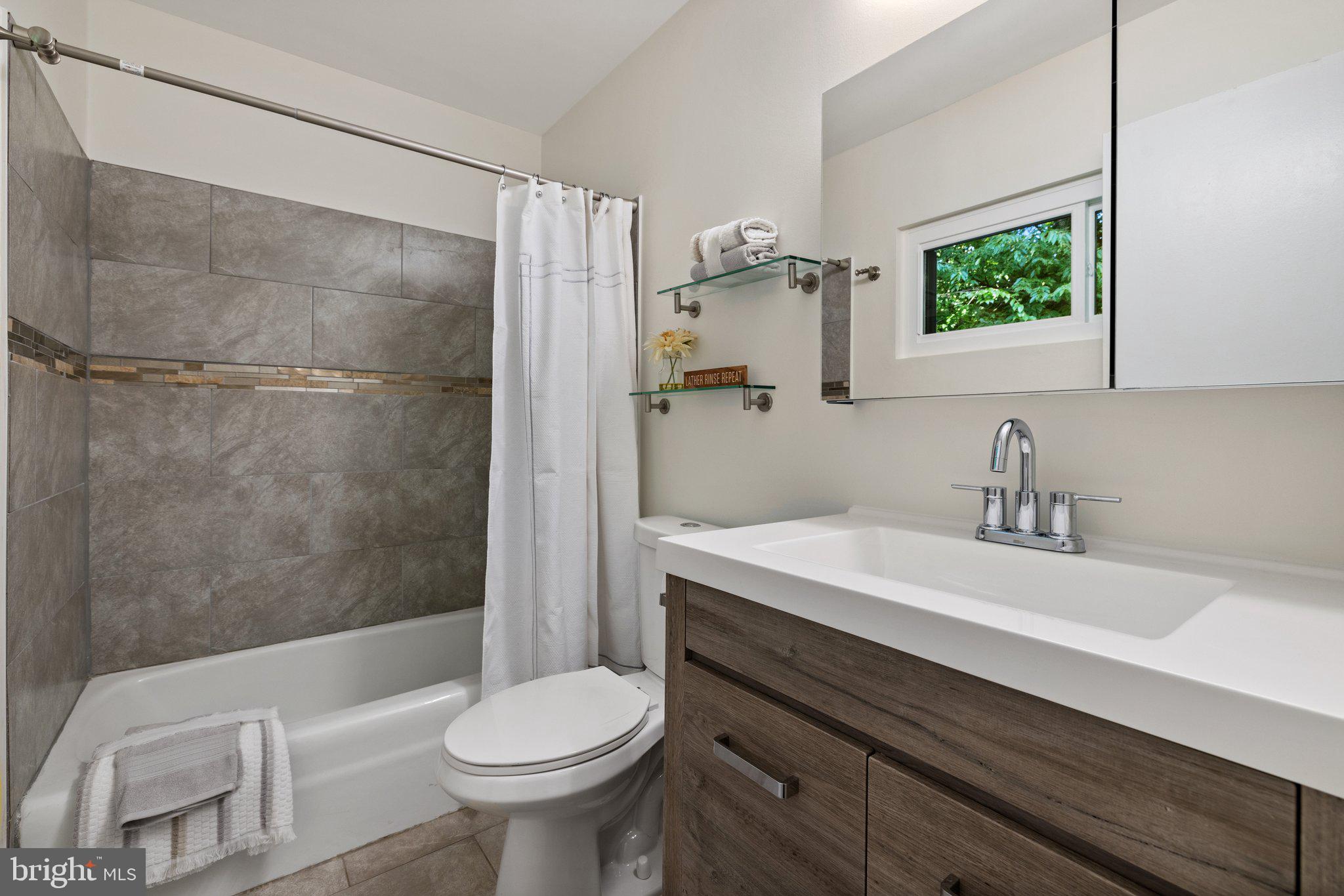 RESTON - Residential