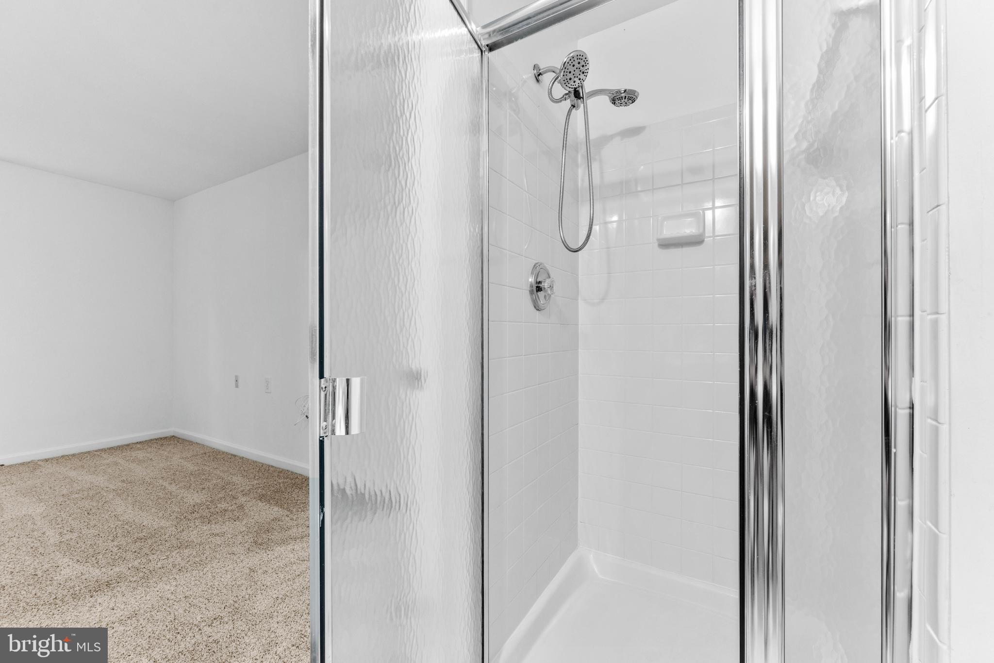 ORCHARD CLUB - Residential Lease