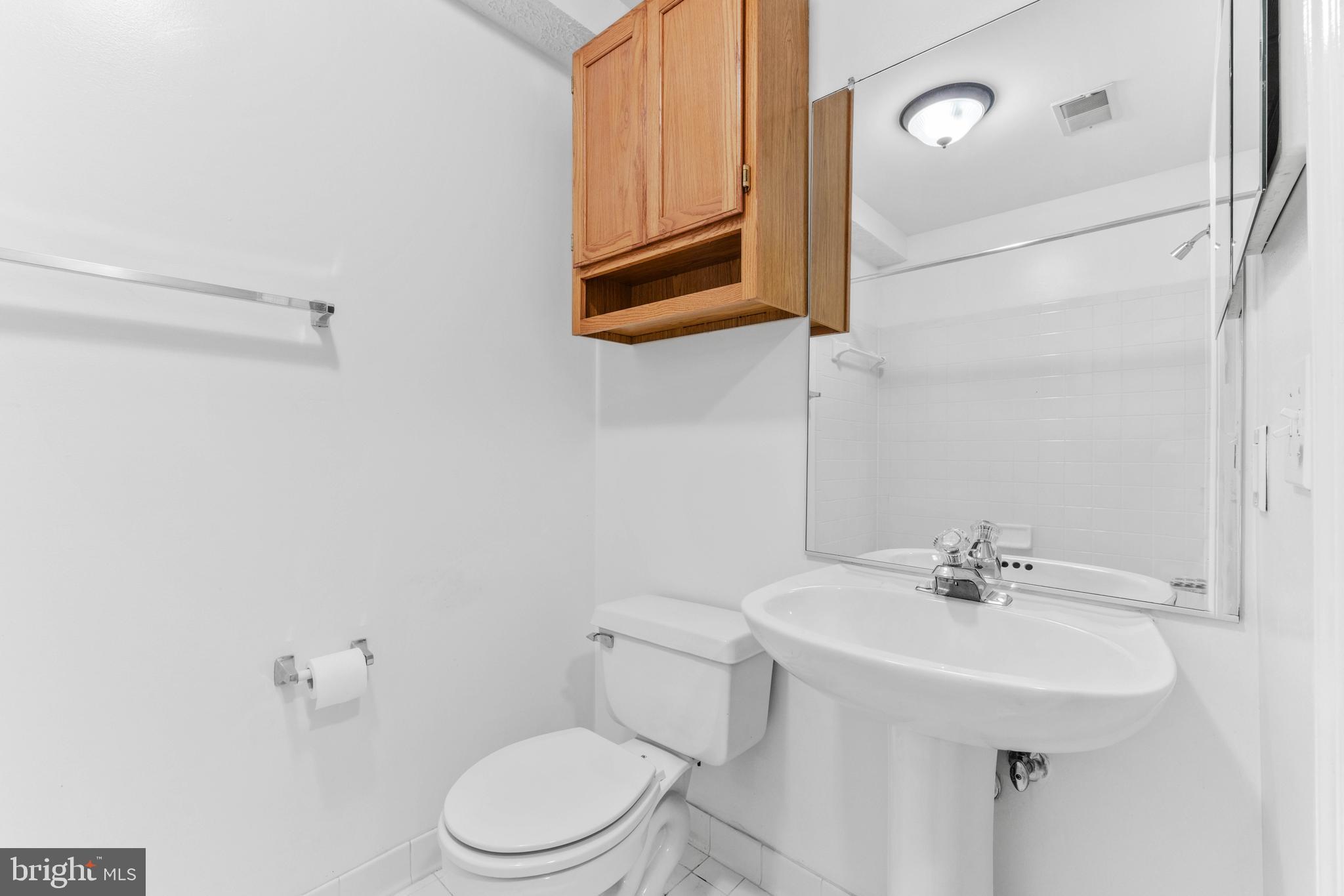 ORCHARD CLUB - Residential Lease