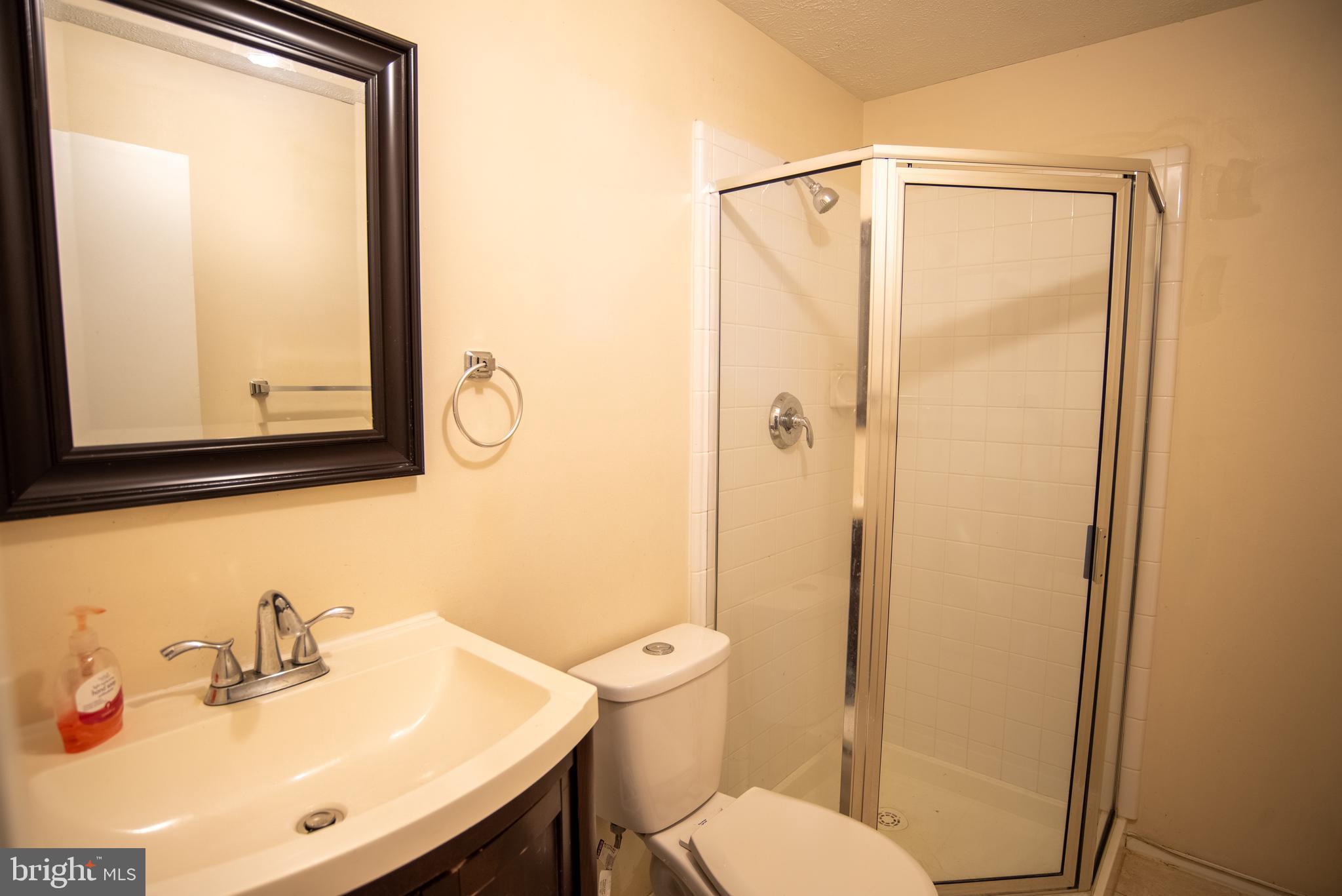 CHATEAU VALLEY - Residential Lease