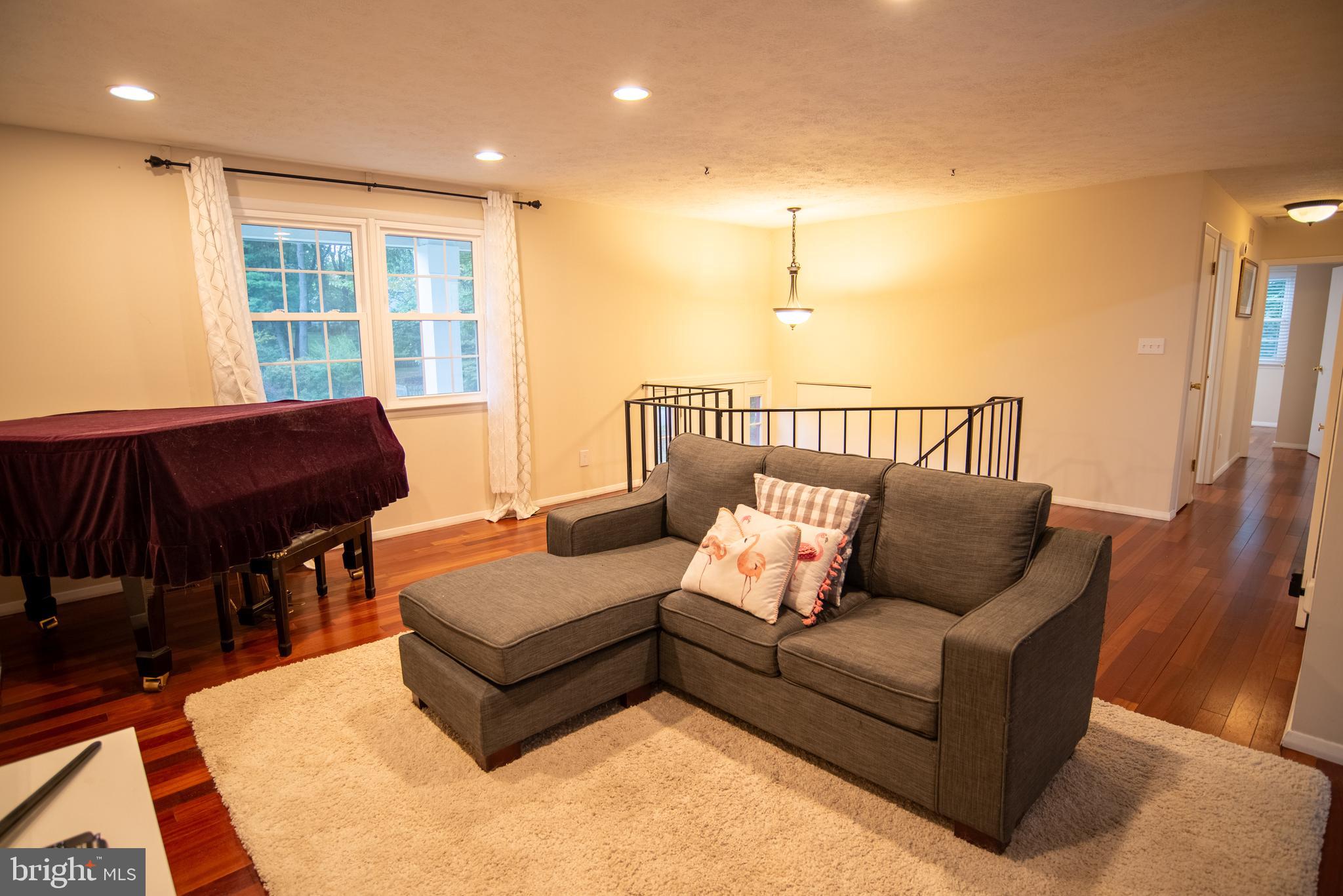 CHATEAU VALLEY - Residential Lease