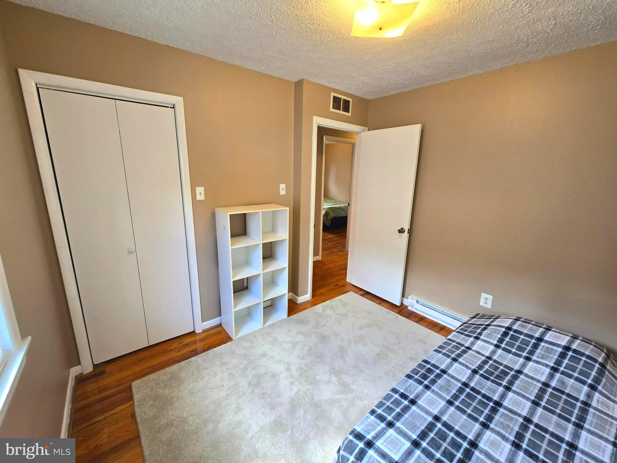 GOLDEN ACRES - Residential