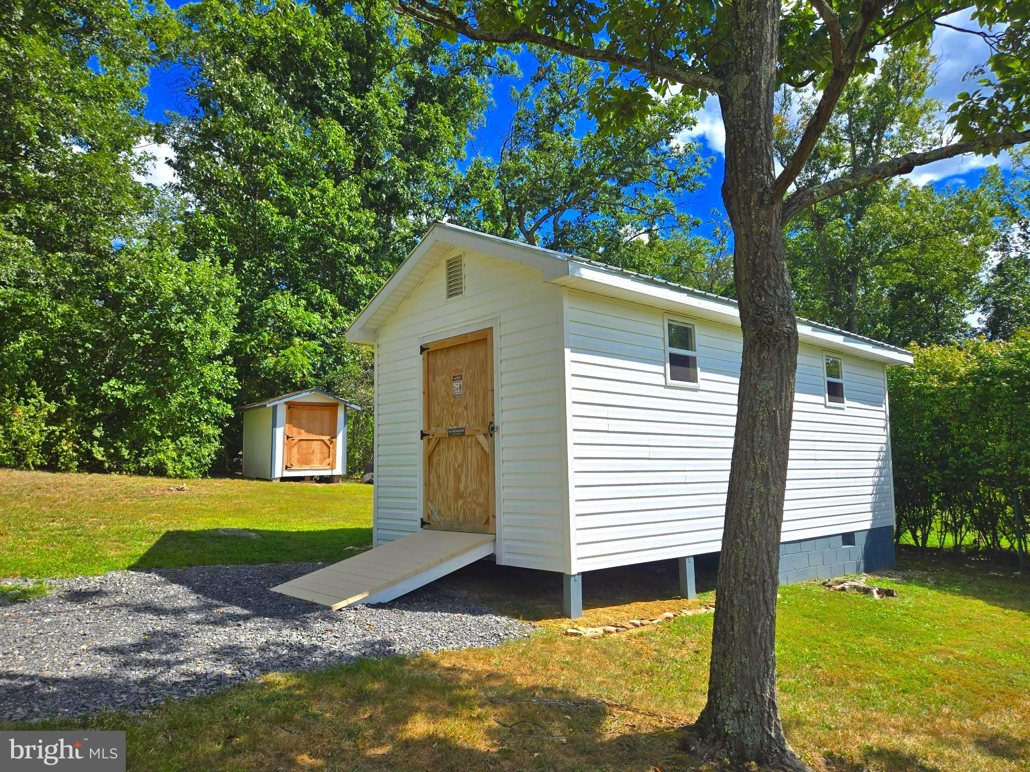 GOLDEN ACRES - Residential