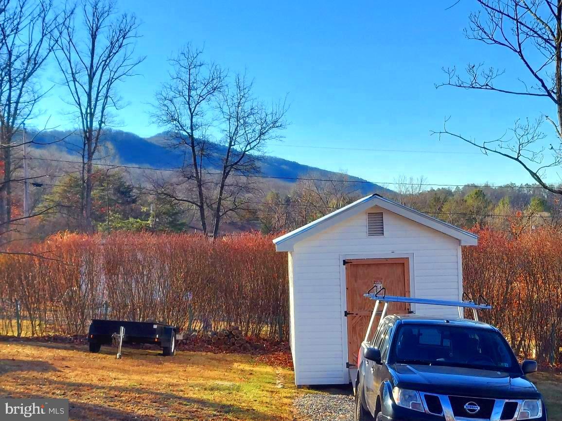 GOLDEN ACRES - Residential