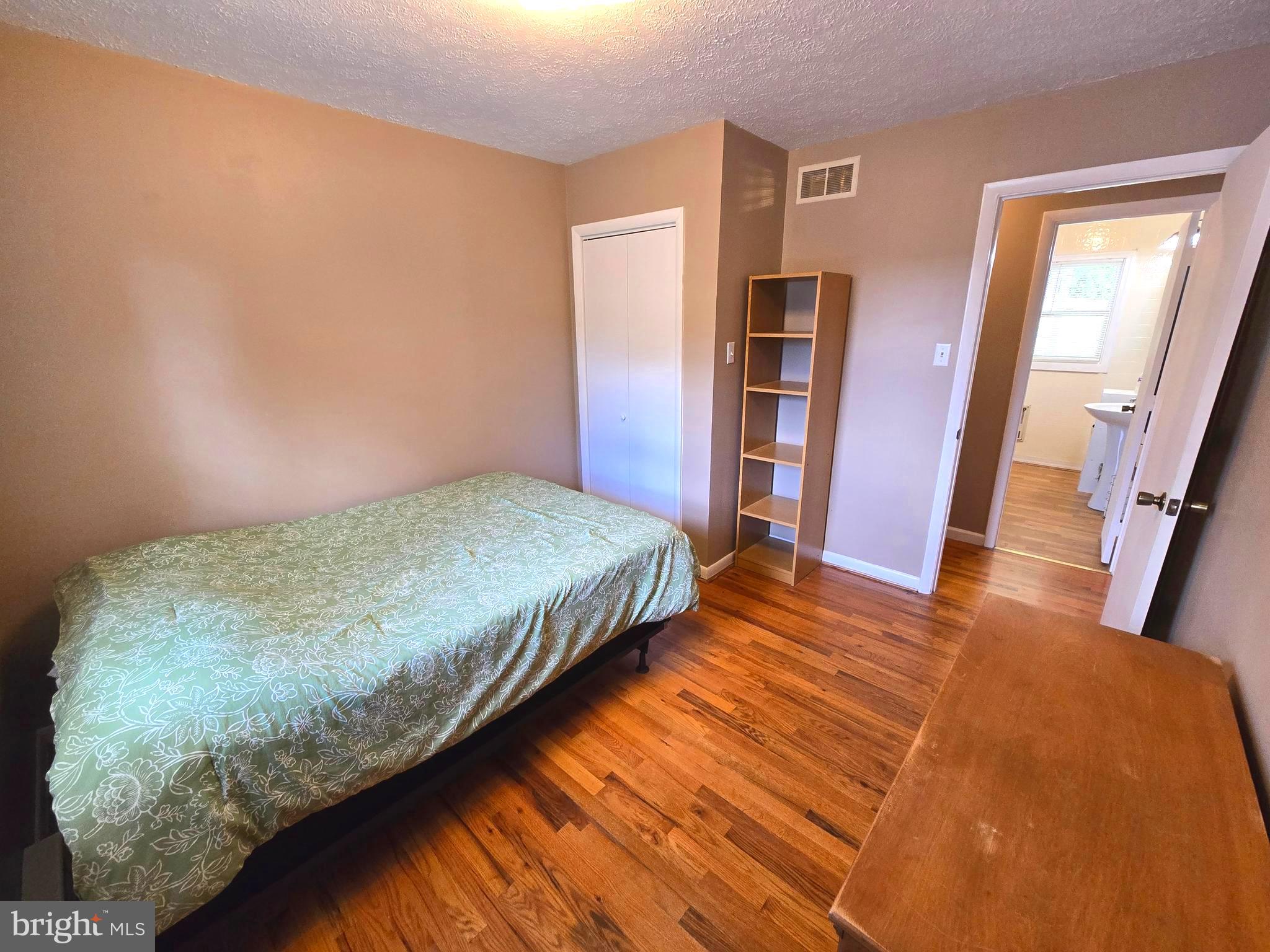 GOLDEN ACRES - Residential