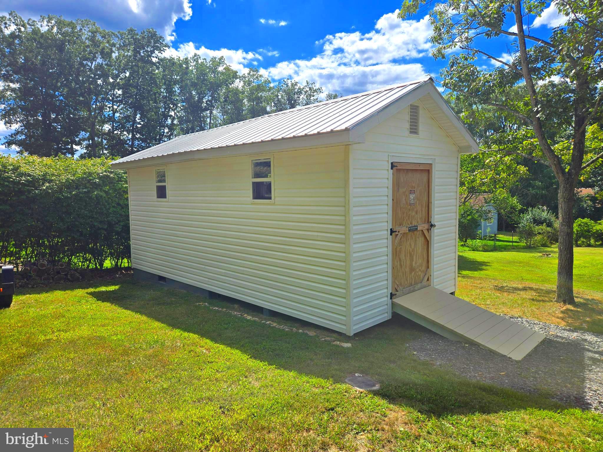 GOLDEN ACRES - Residential