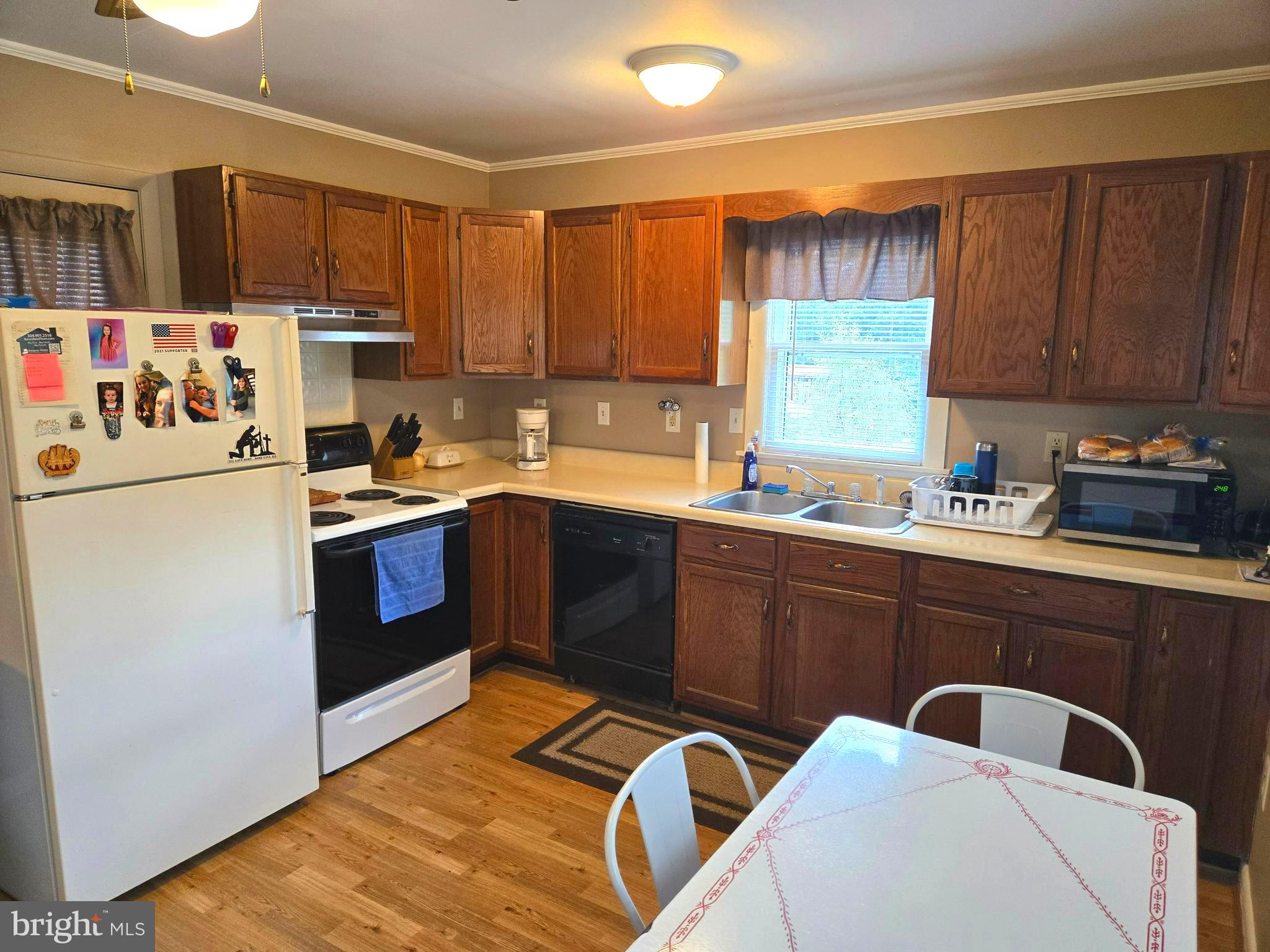 GOLDEN ACRES - Residential