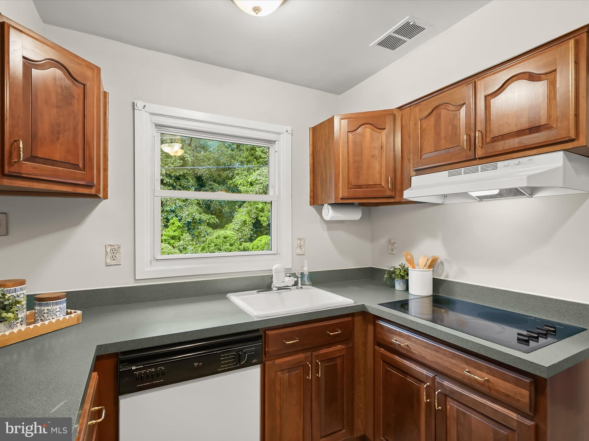 VICTORIA HEIGHTS - Residential