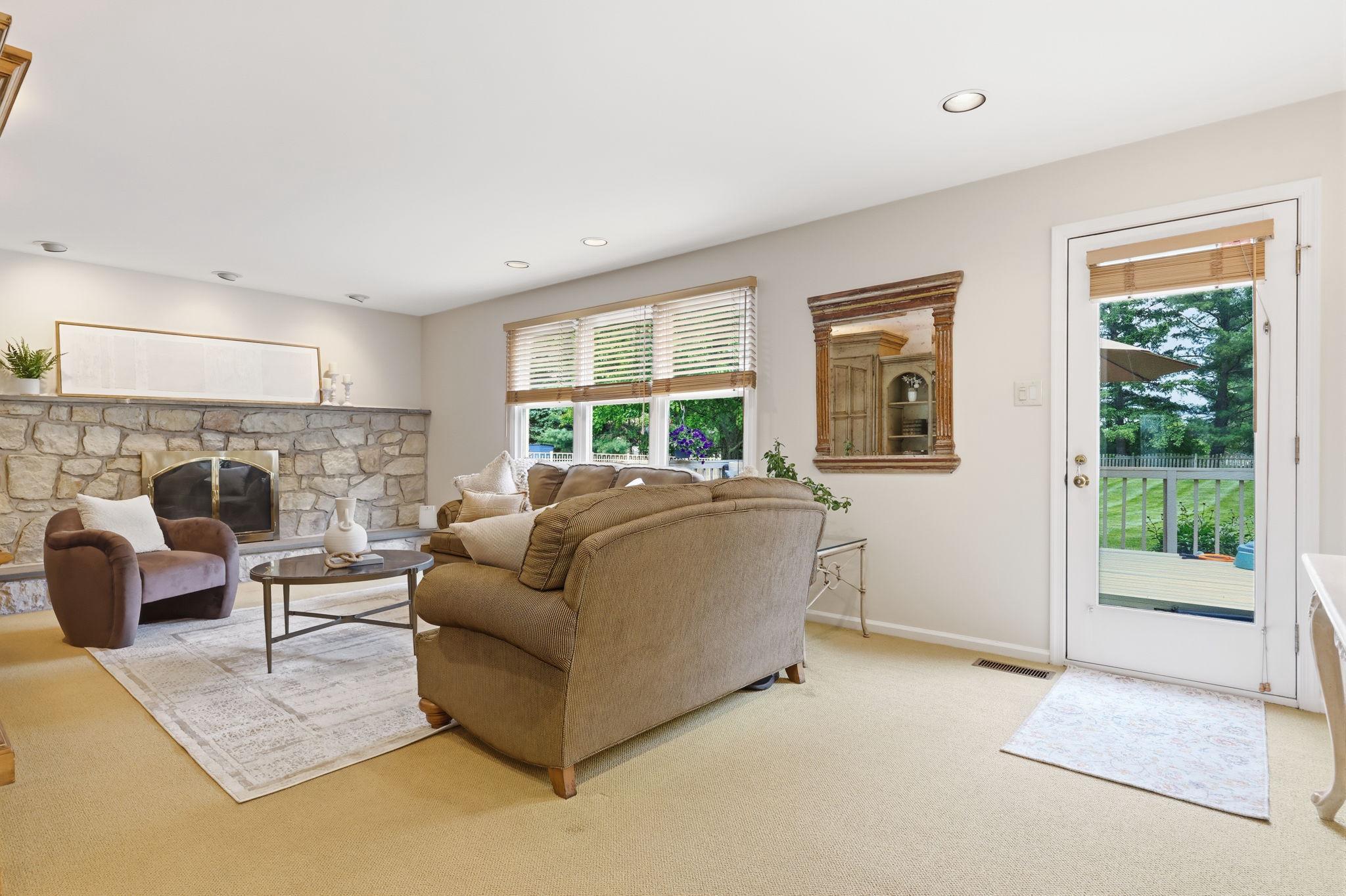 HOLLAND ACRES - Residential