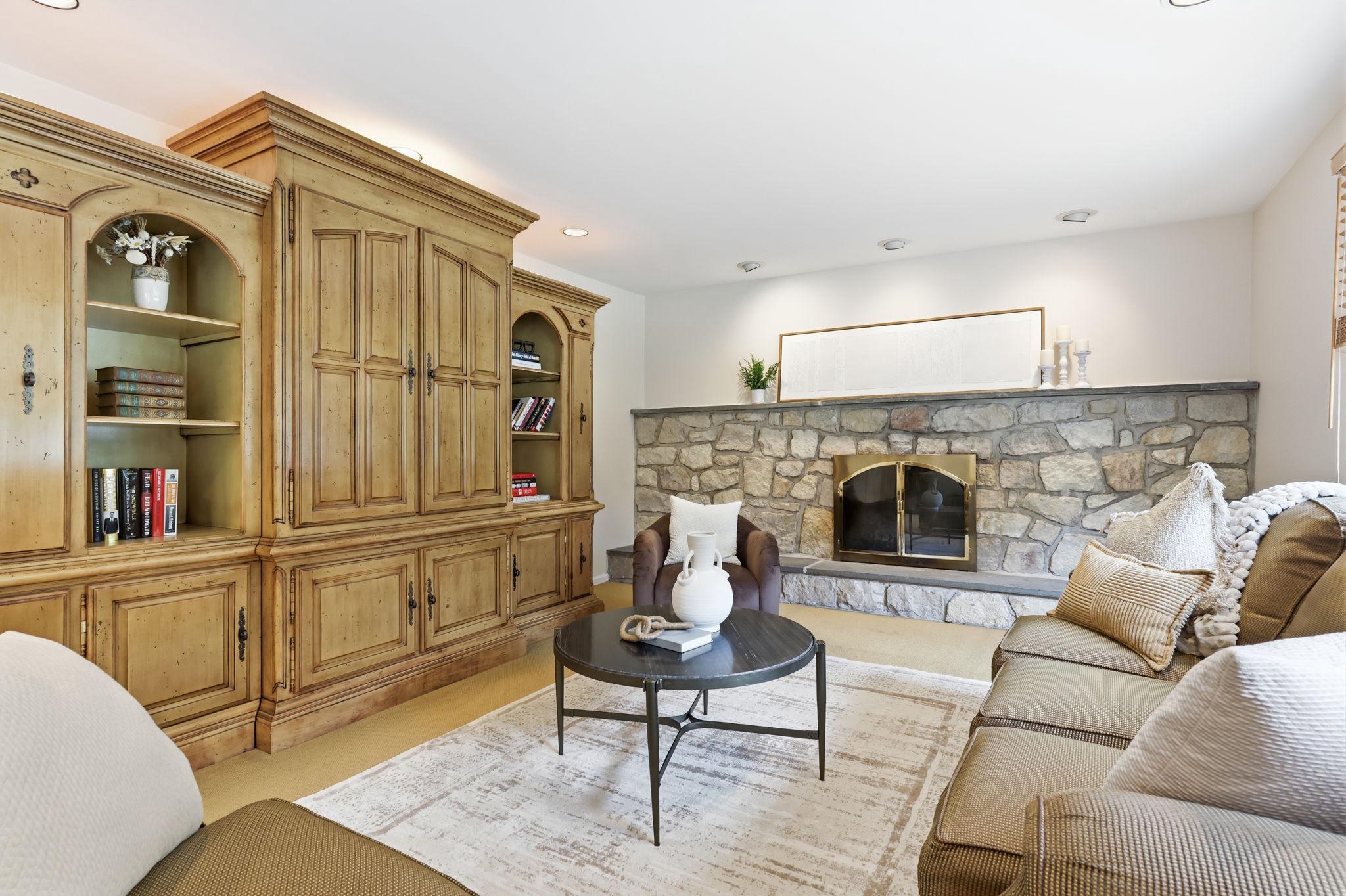HOLLAND ACRES - Residential