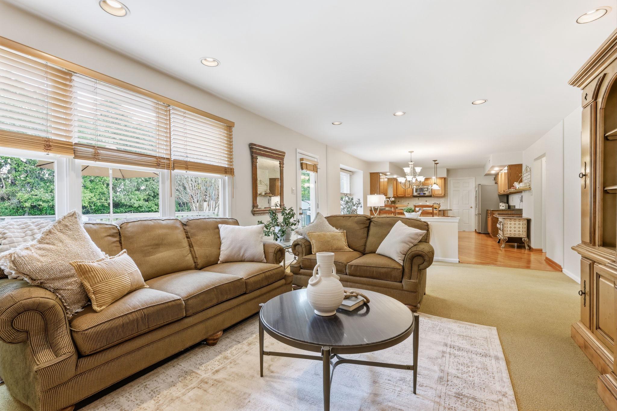 HOLLAND ACRES - Residential