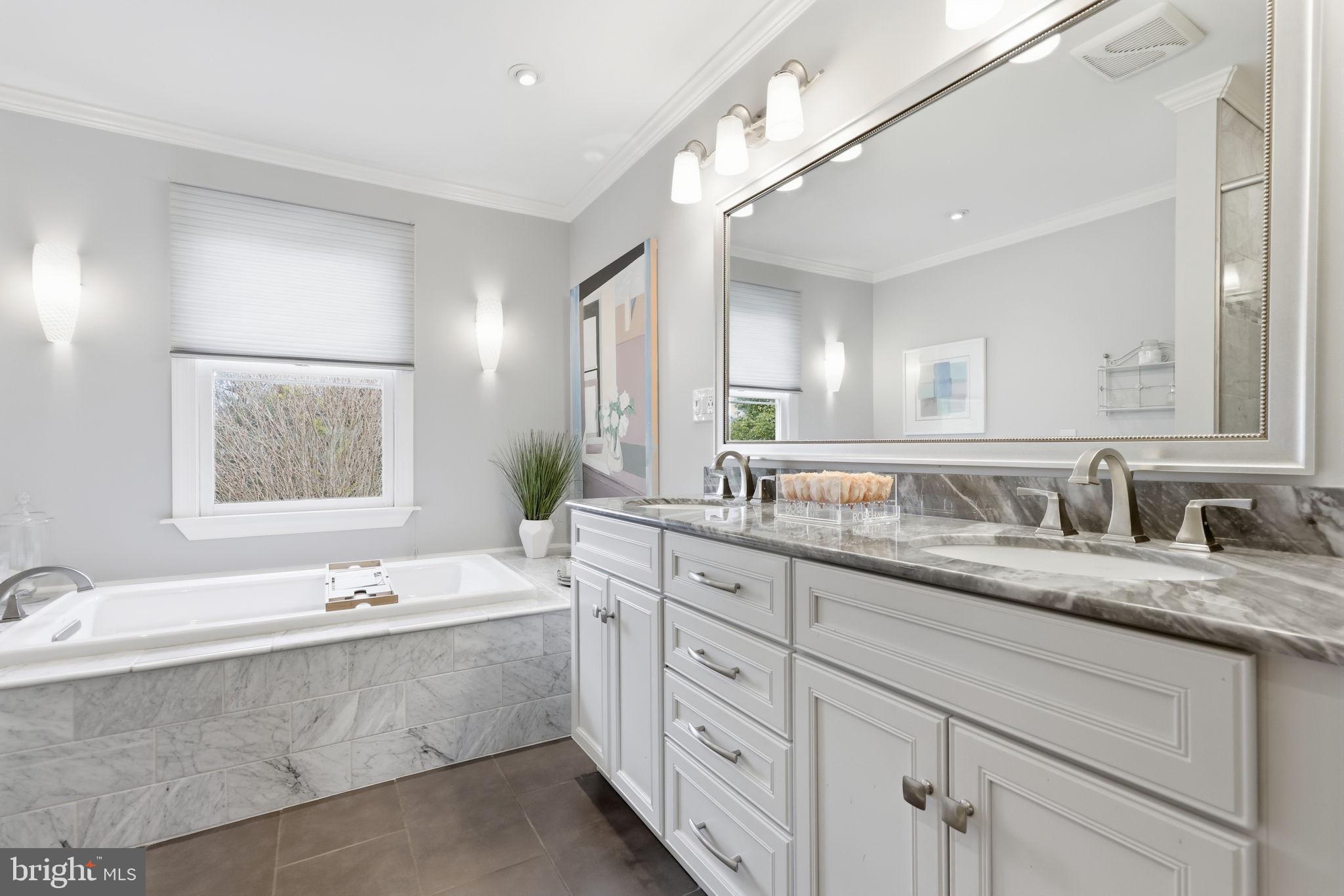 HOLLAND ACRES - Residential