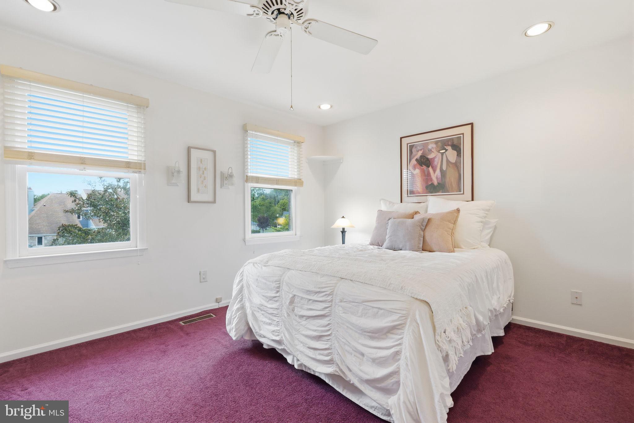HOLLAND ACRES - Residential