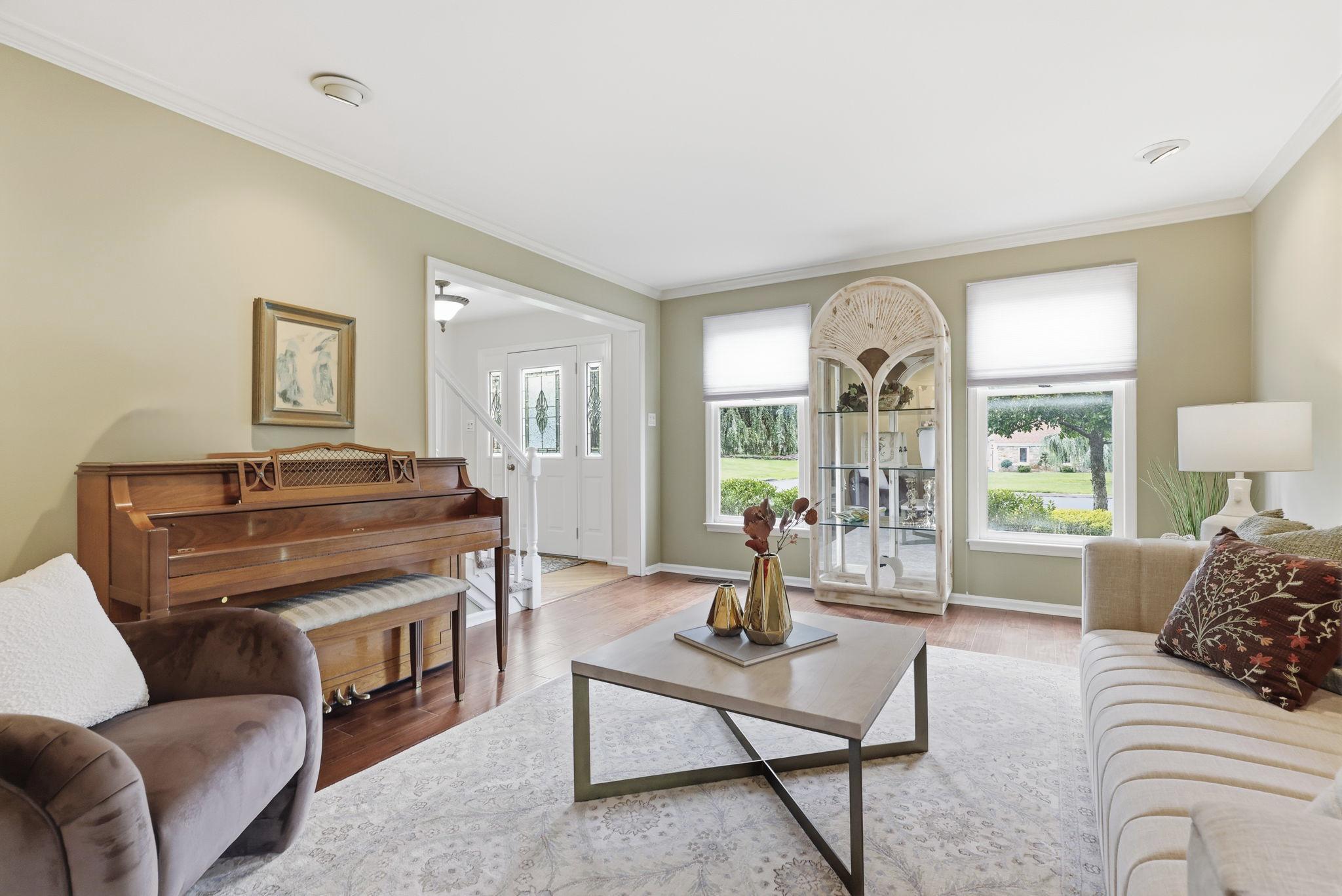 HOLLAND ACRES - Residential