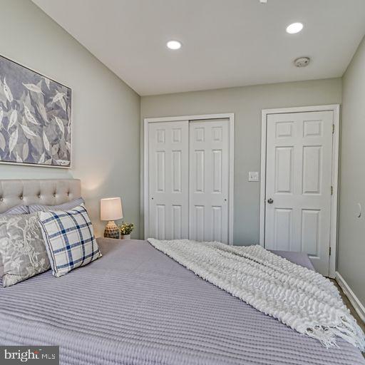 JOHNSTON SQUARE - Residential Lease