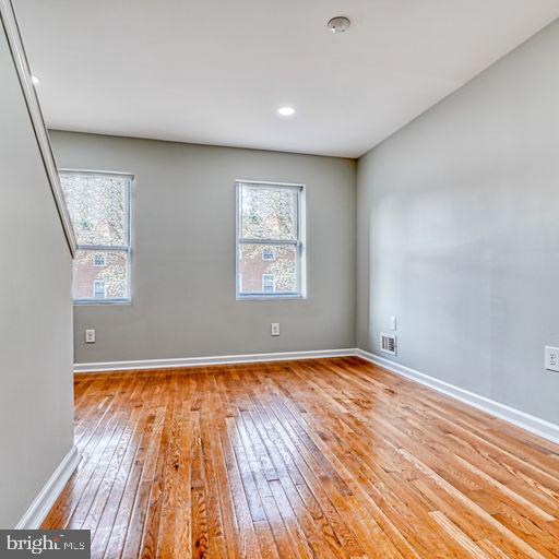 JOHNSTON SQUARE - Residential Lease